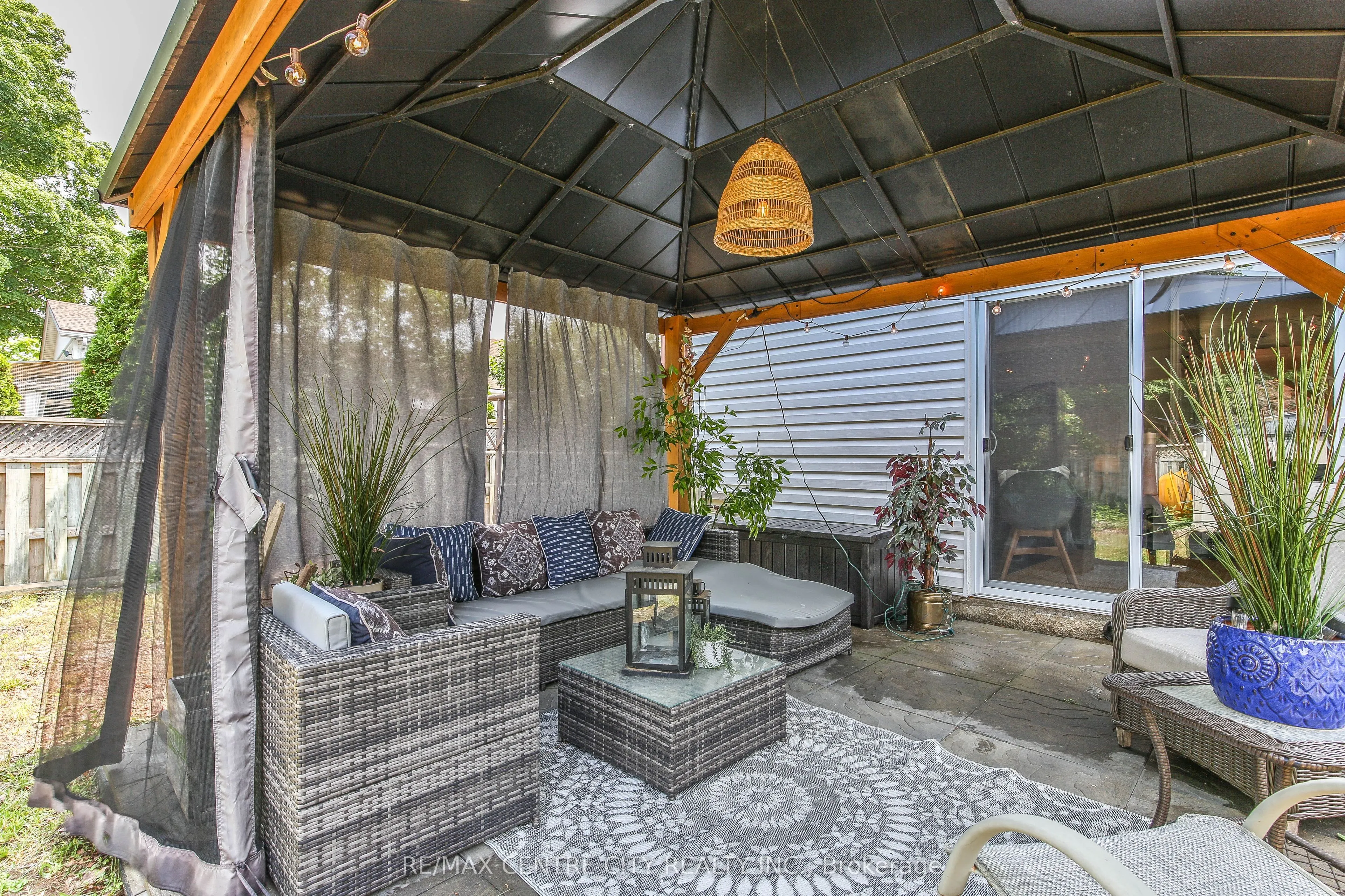 13 Potters Road N
