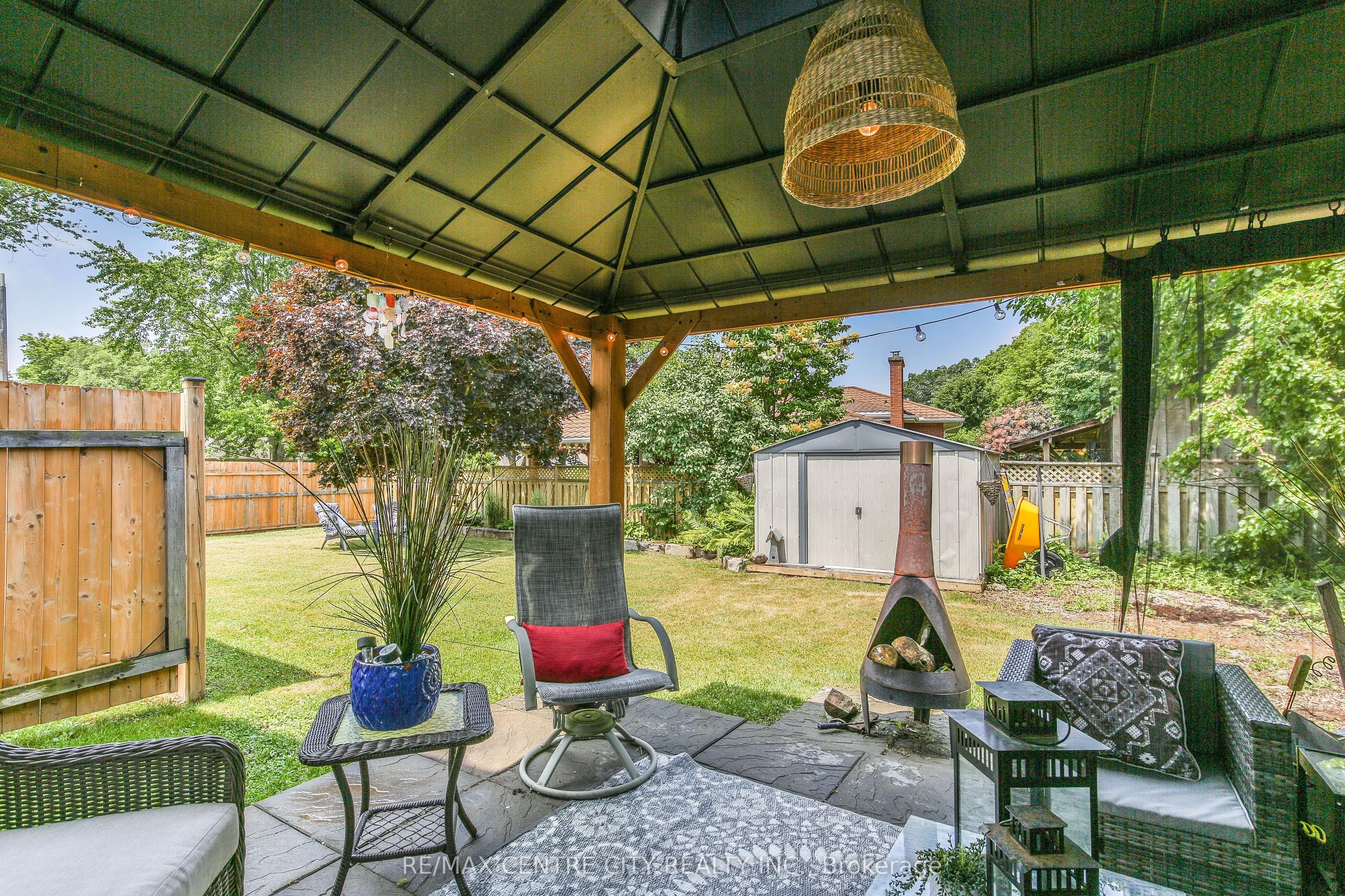 13 Potters Road N