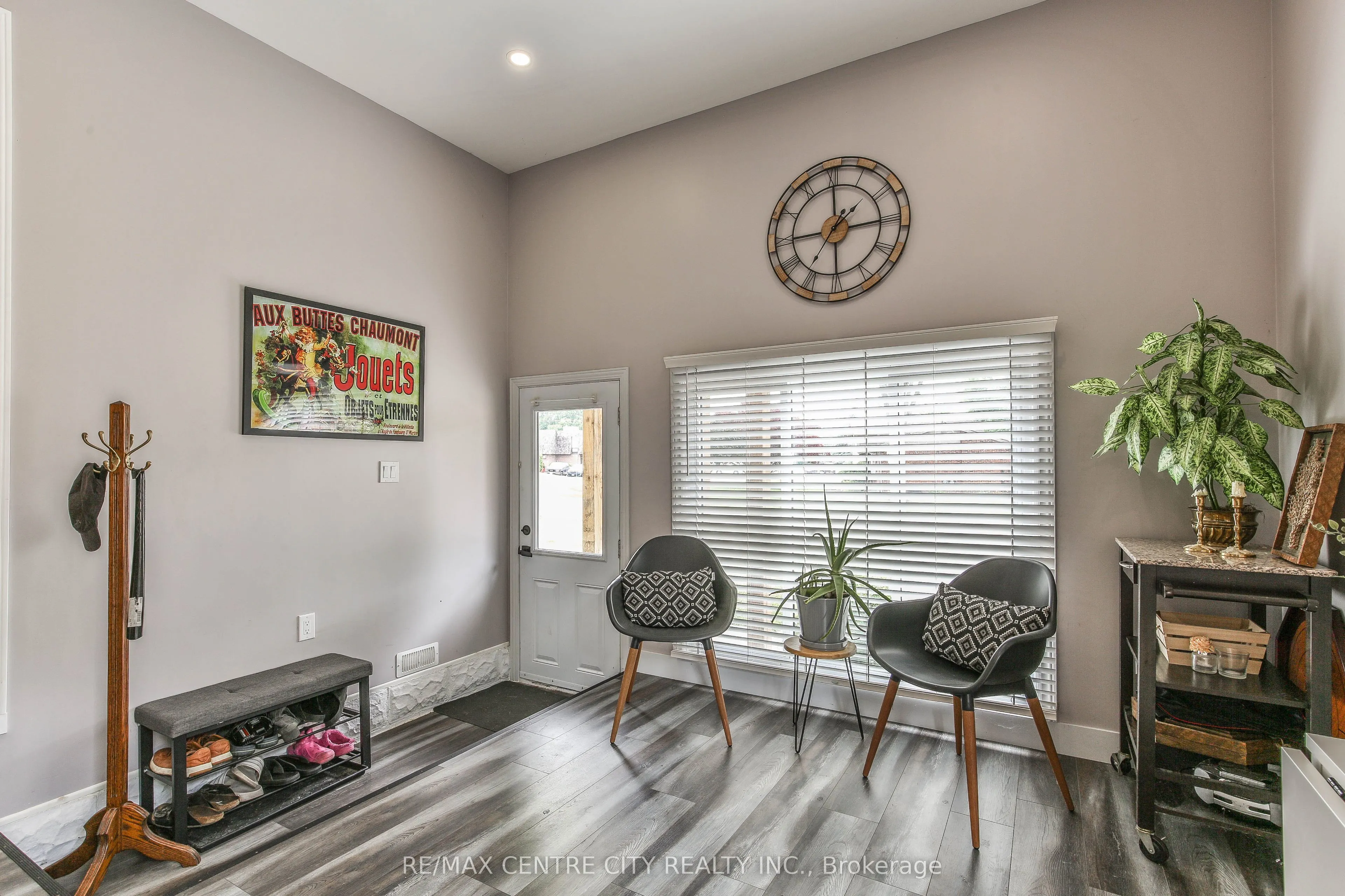 13 Potters Road N