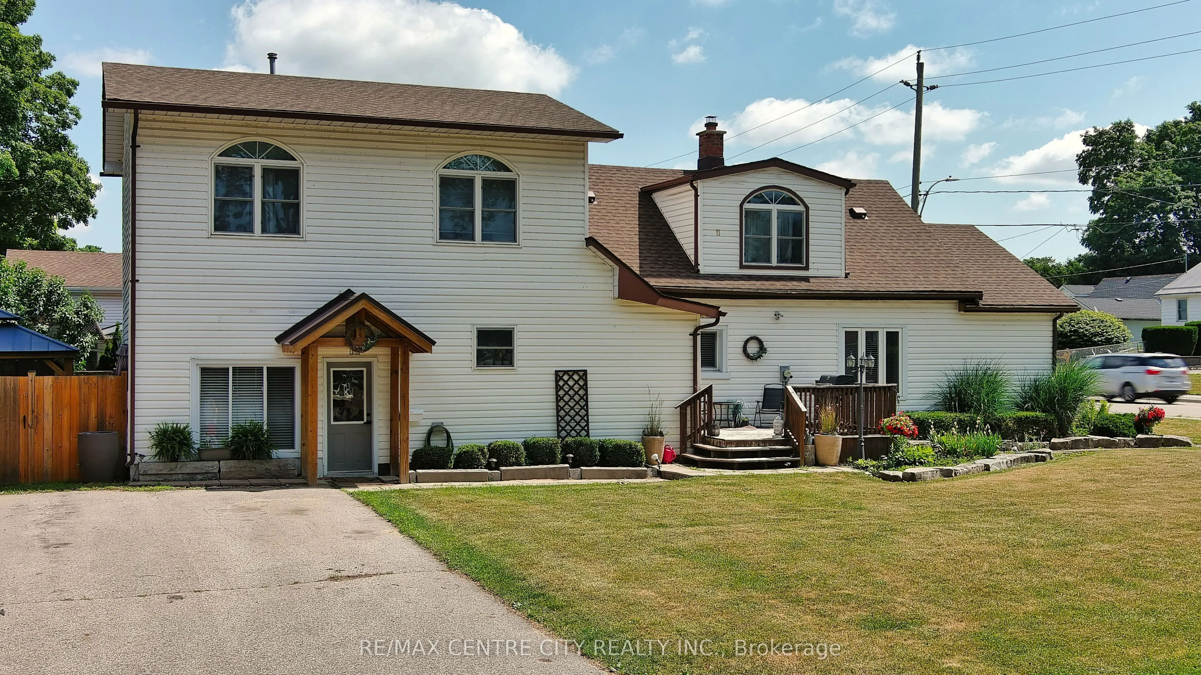13 Potters Road N