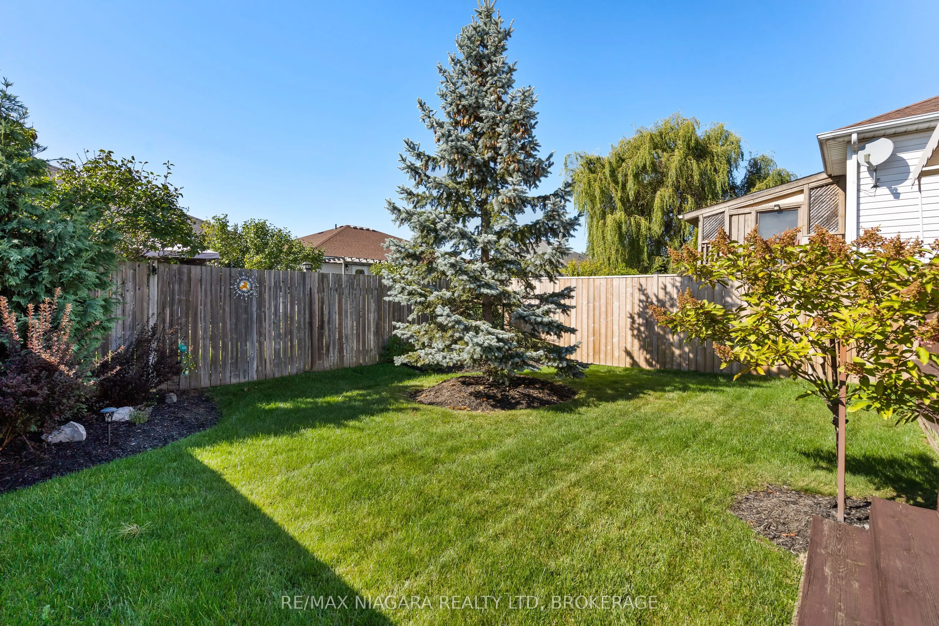 208 Autumn Crescent