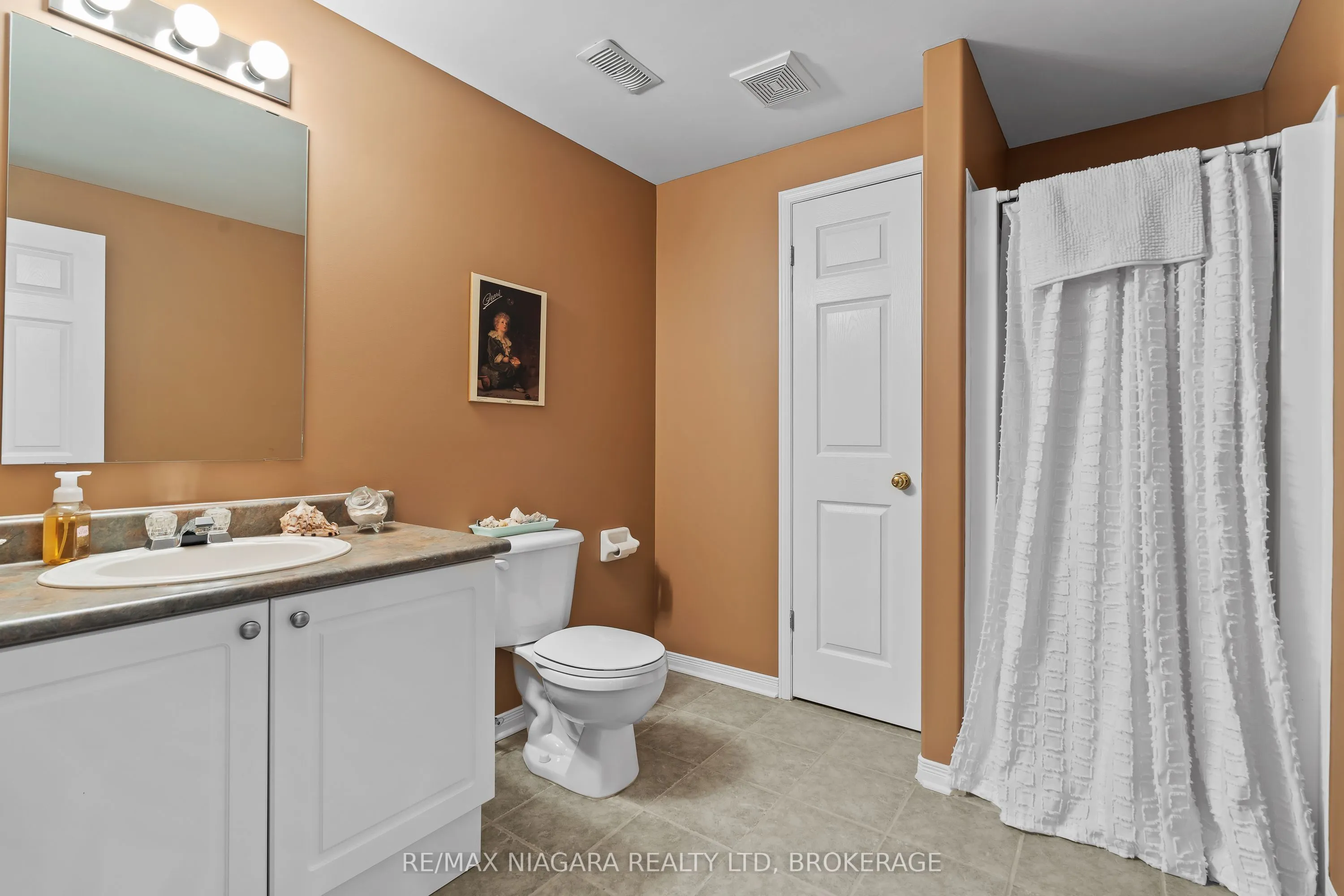 208 Autumn Crescent