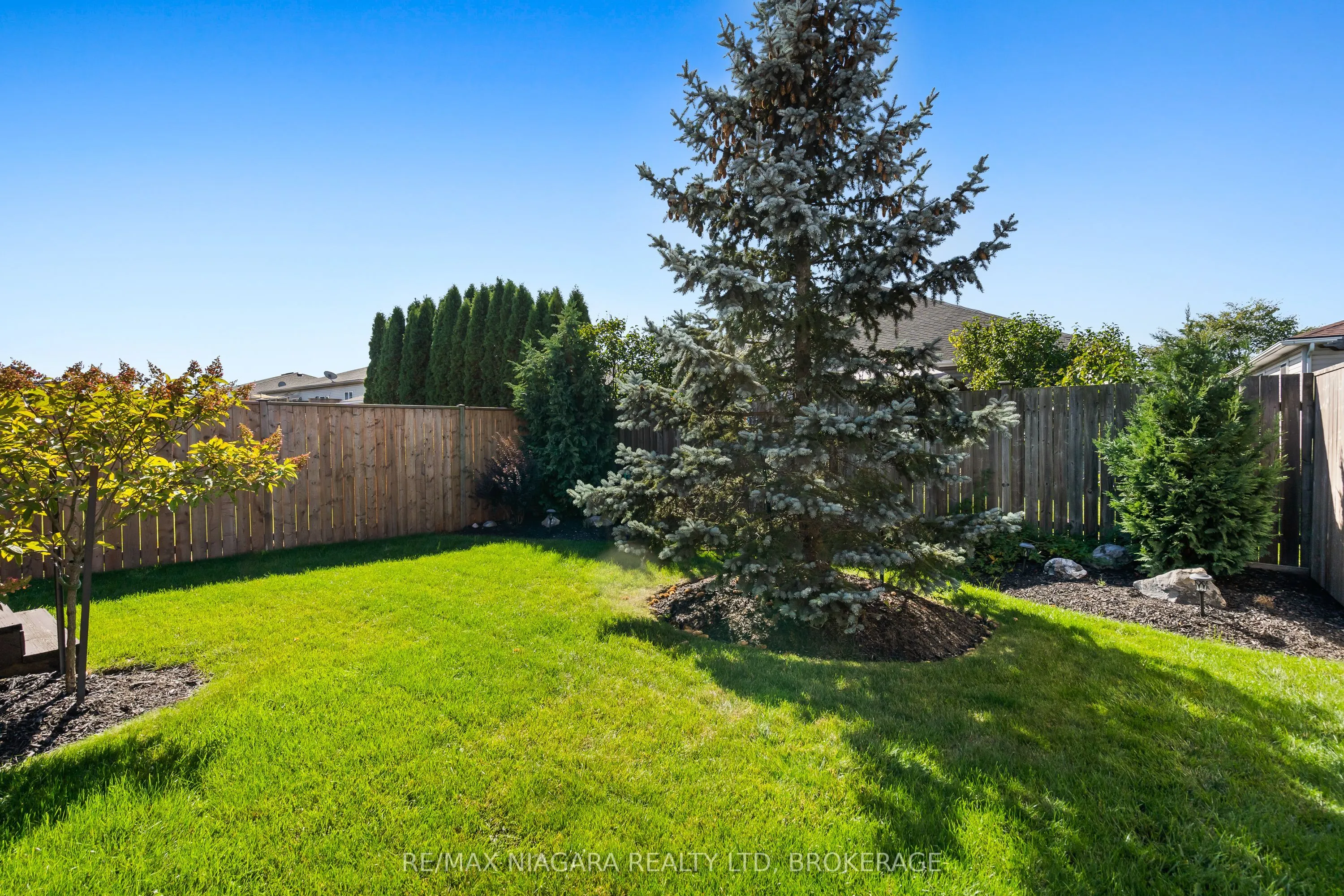 208 Autumn Crescent