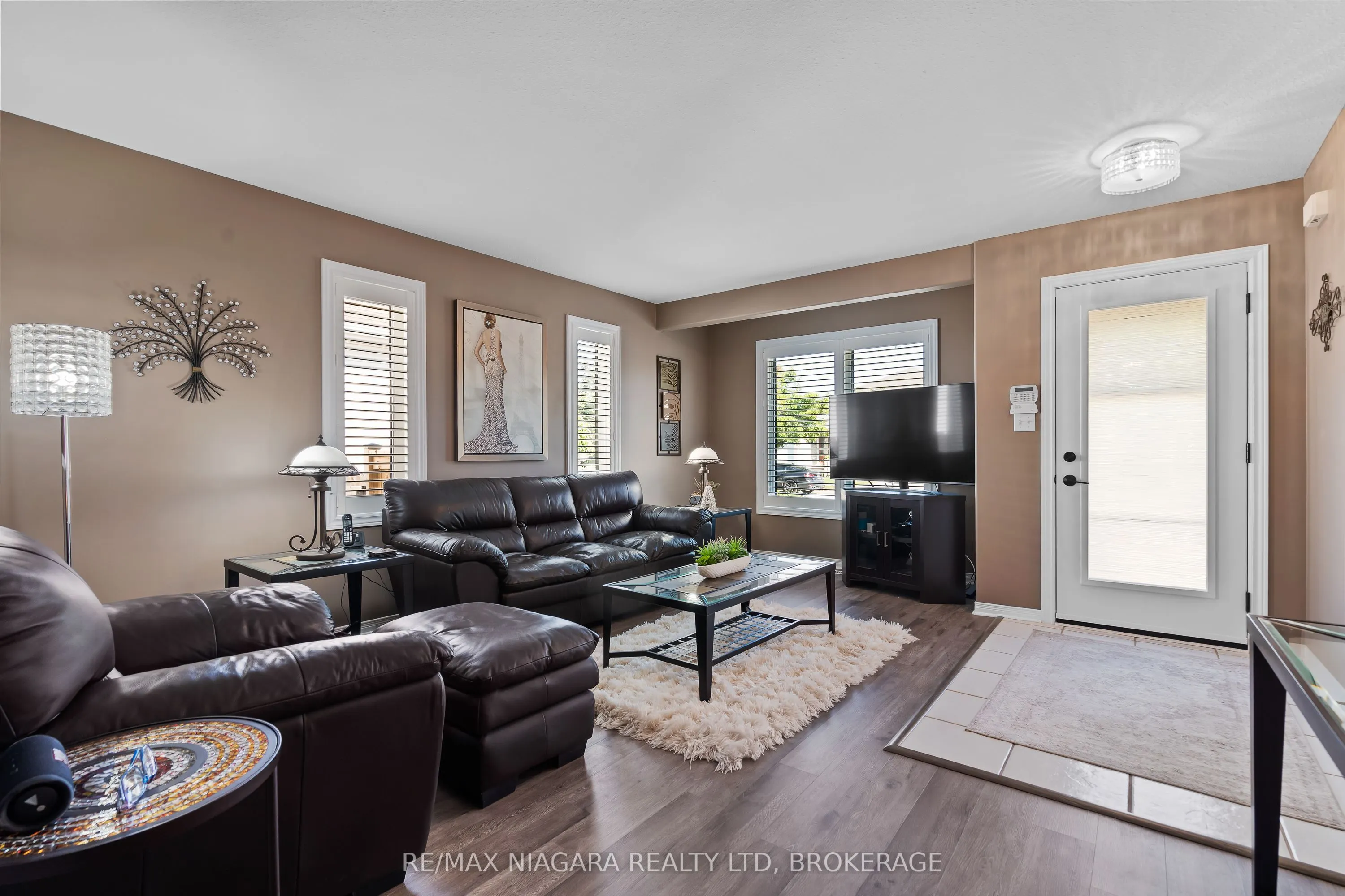 208 Autumn Crescent