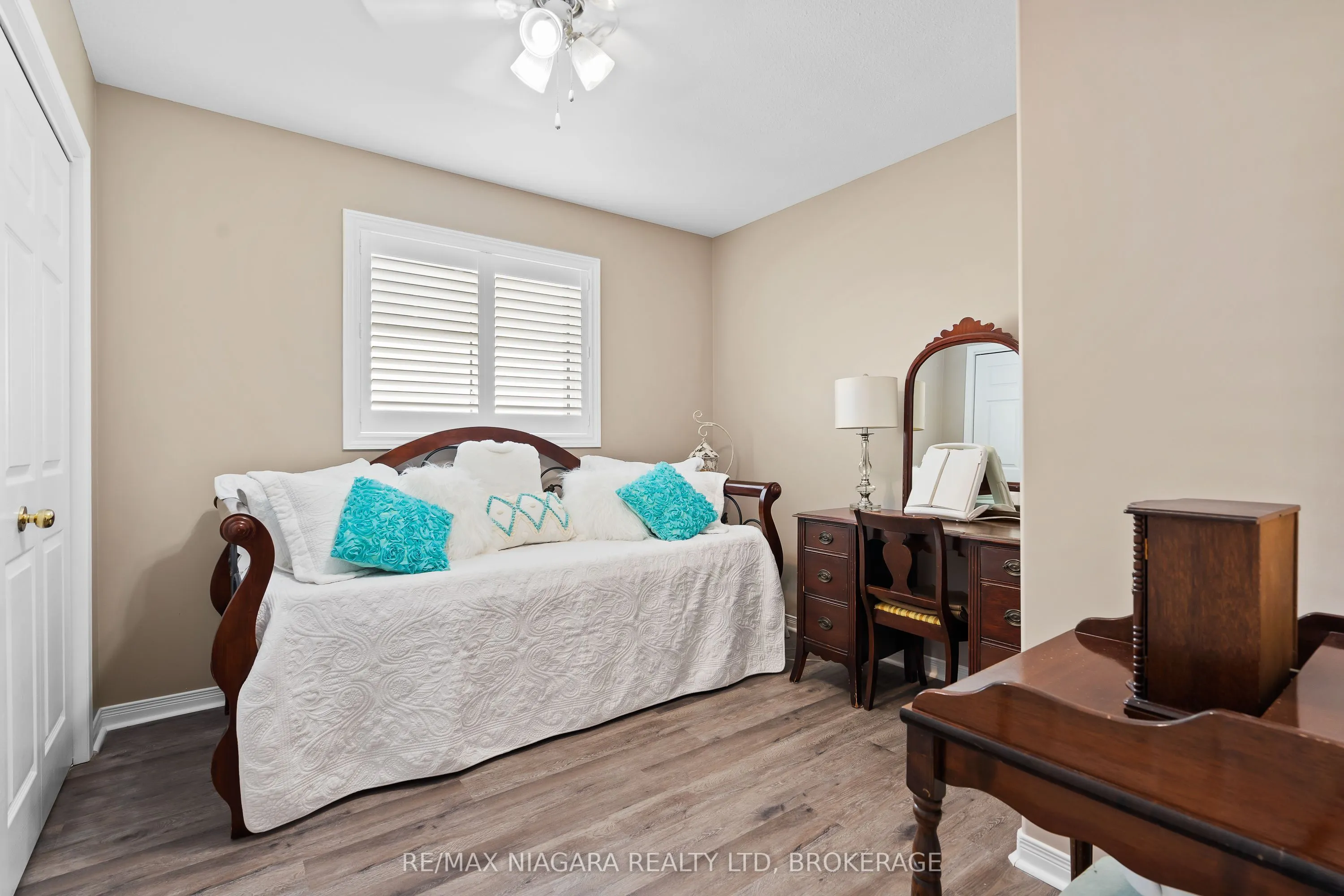 208 Autumn Crescent