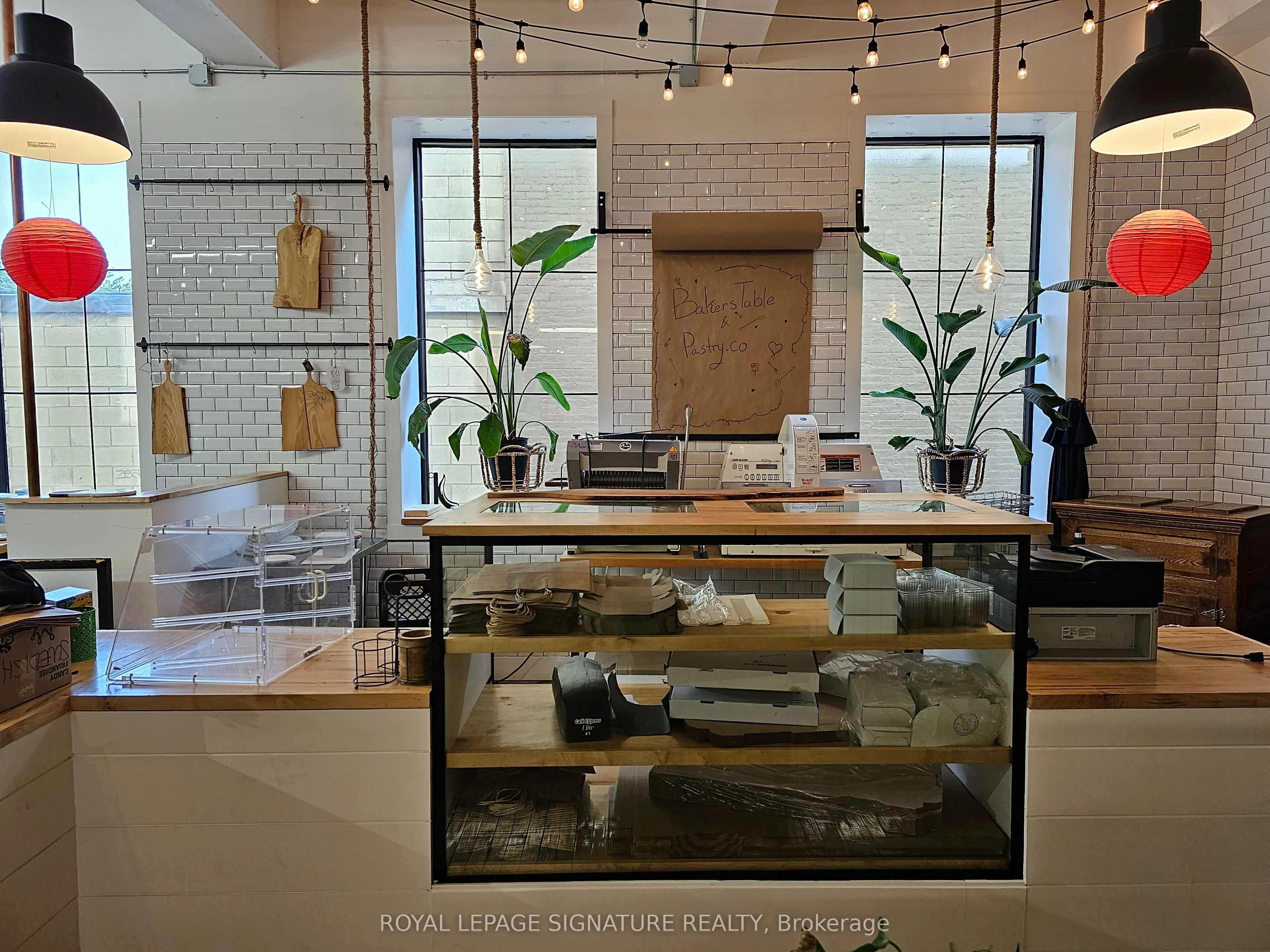 630 Dundas Street
