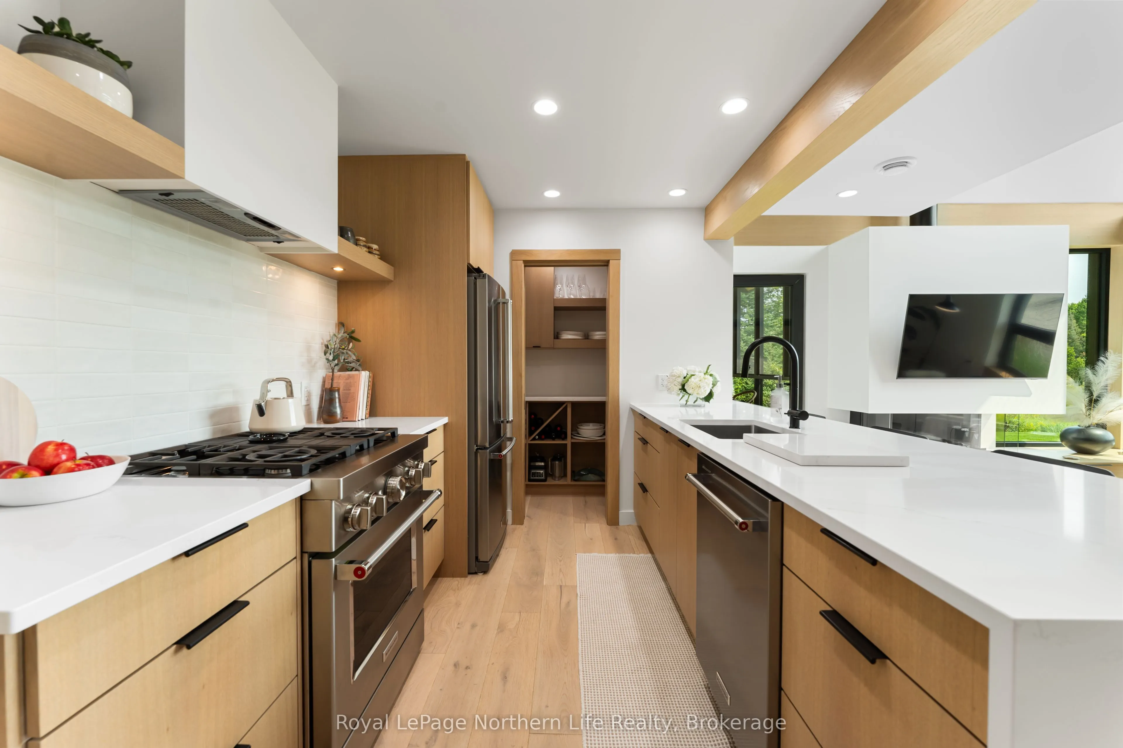 466 Ouellette Road