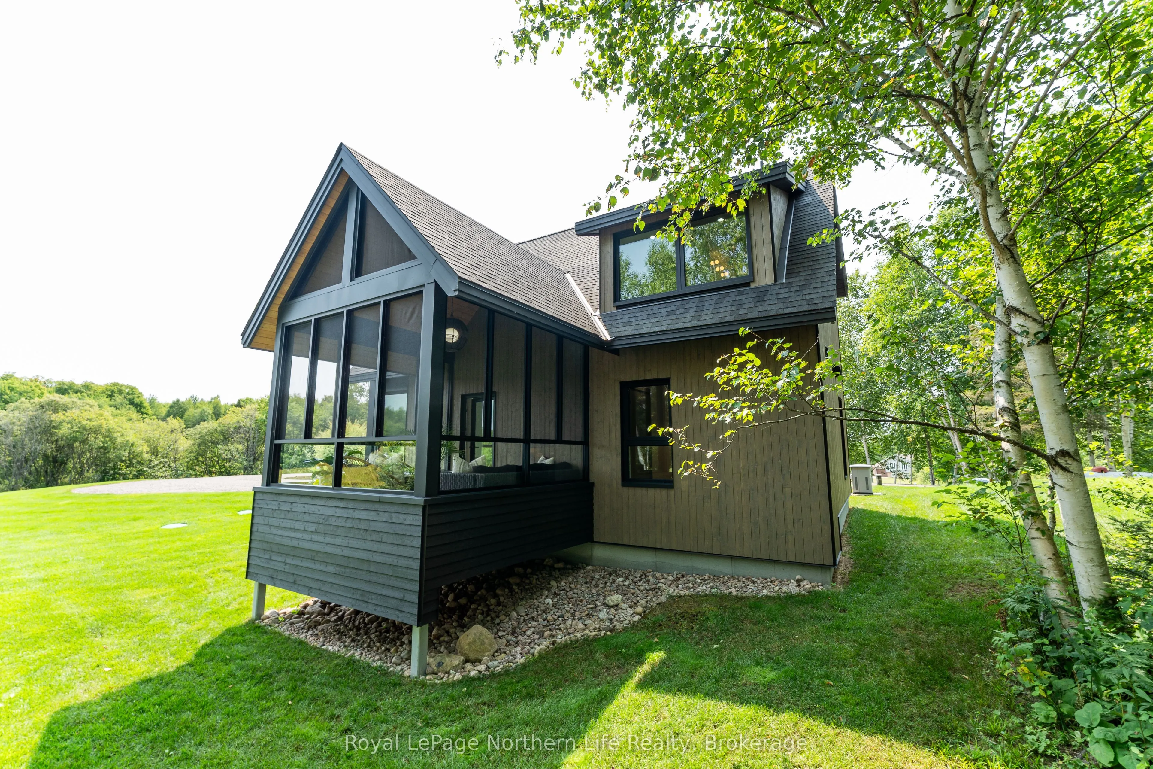 466 Ouellette Road