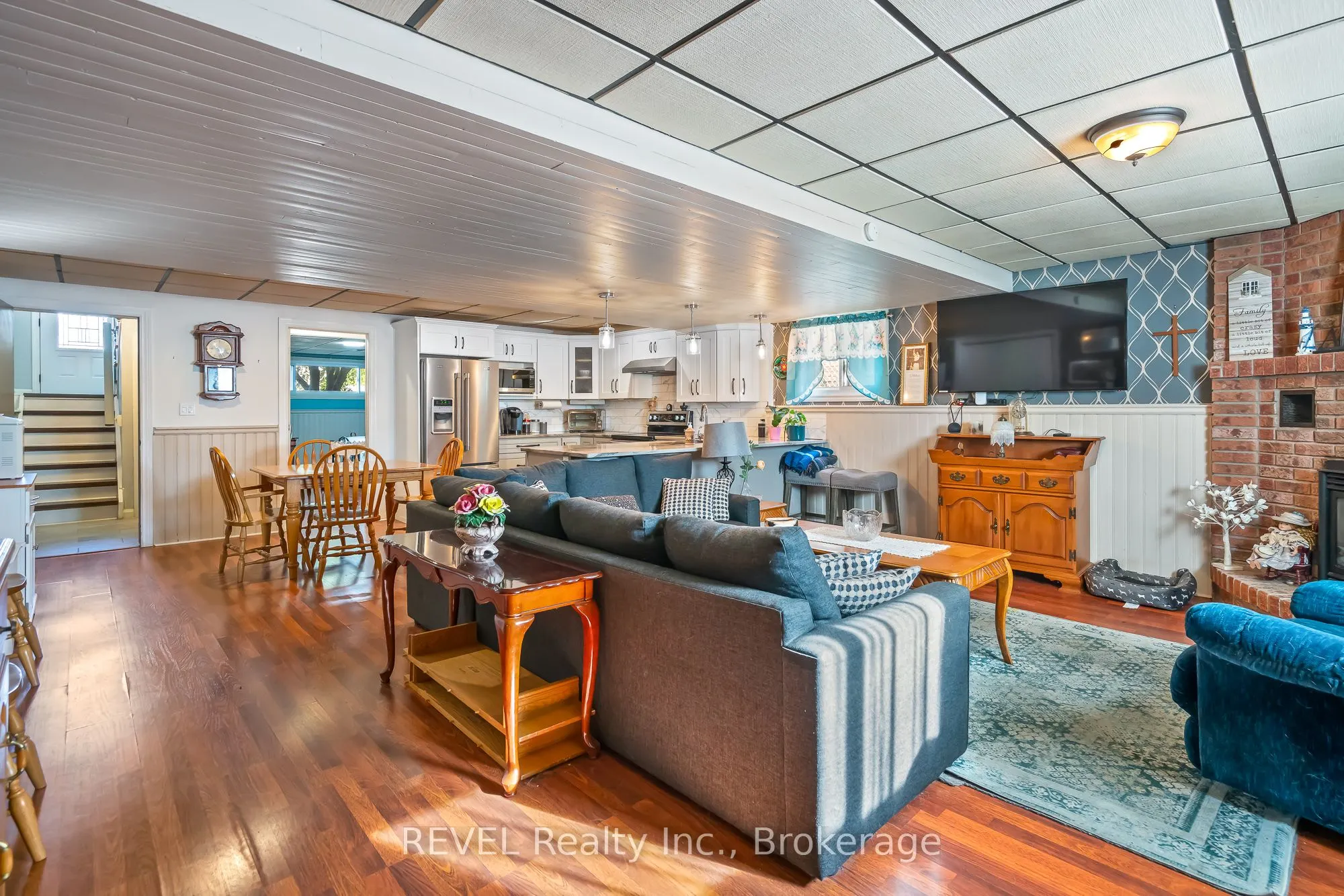 12 Silverdale Drive