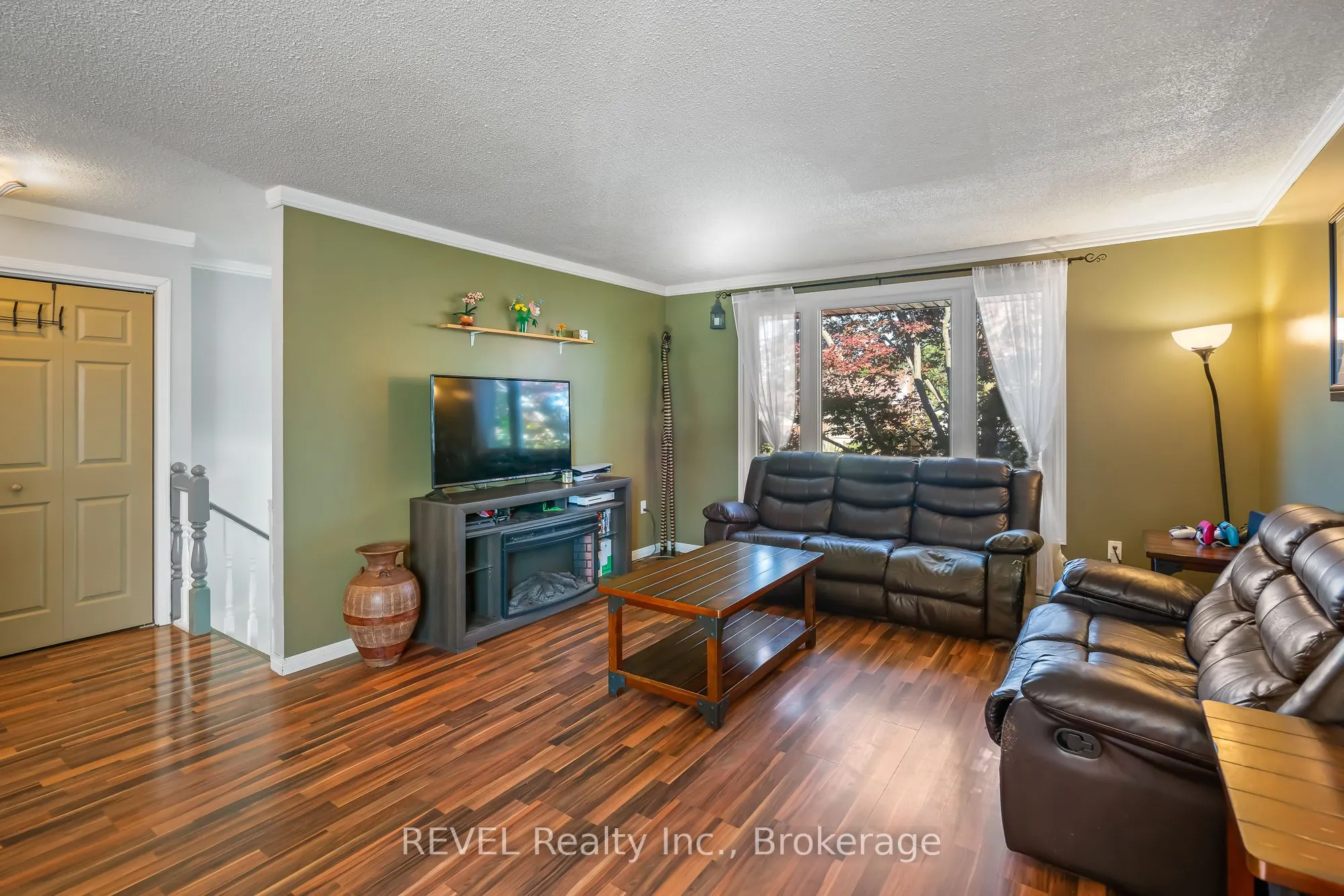 12 Silverdale Drive