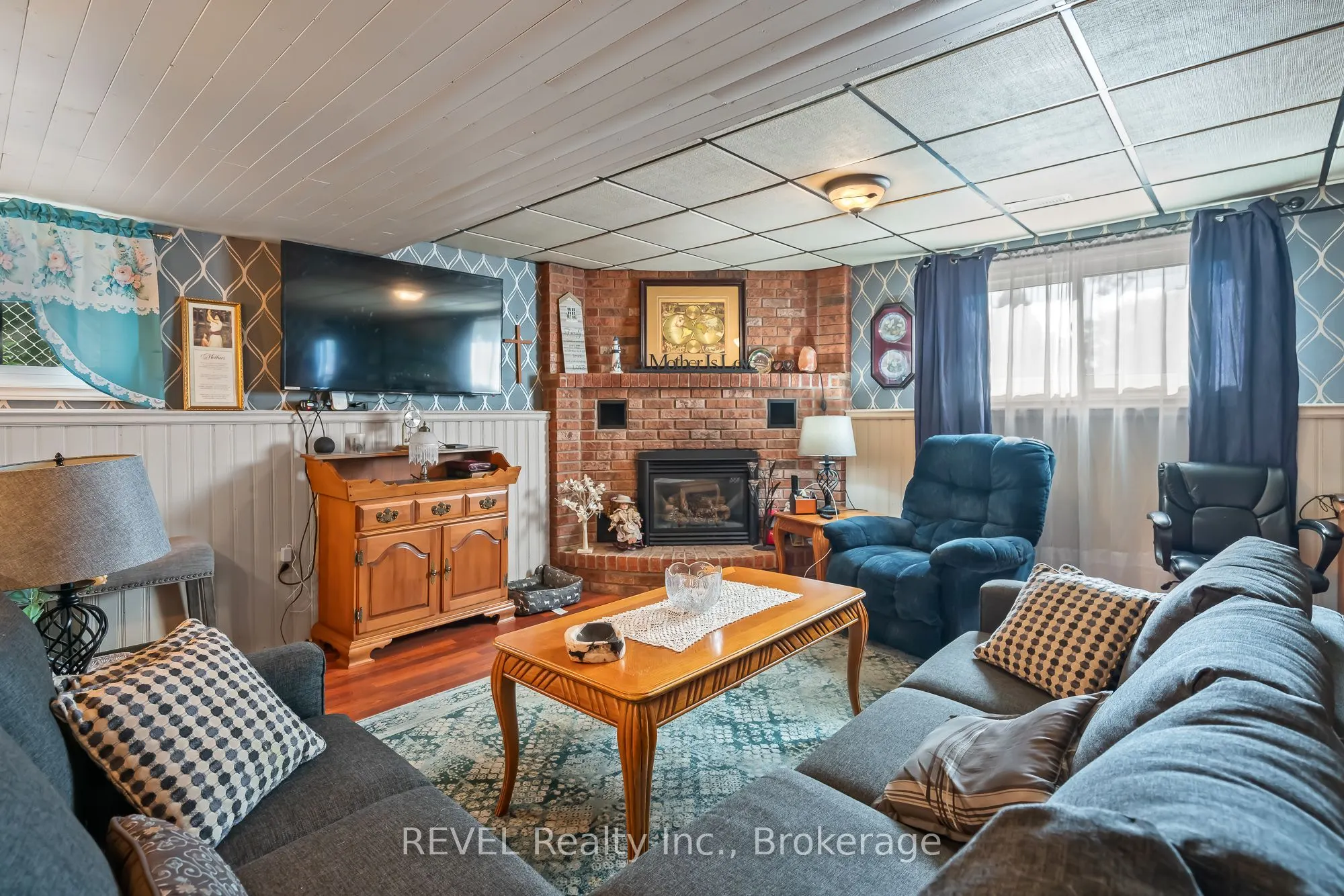 12 Silverdale Drive