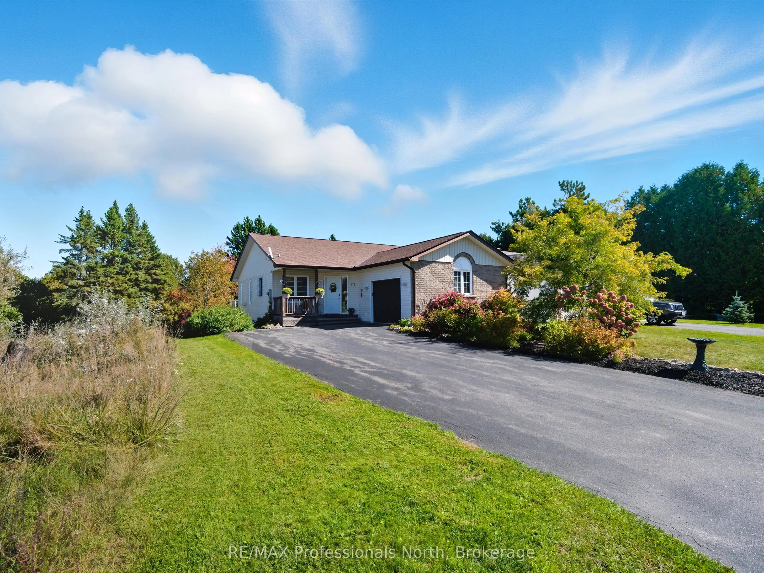 17 KEALL Crescent