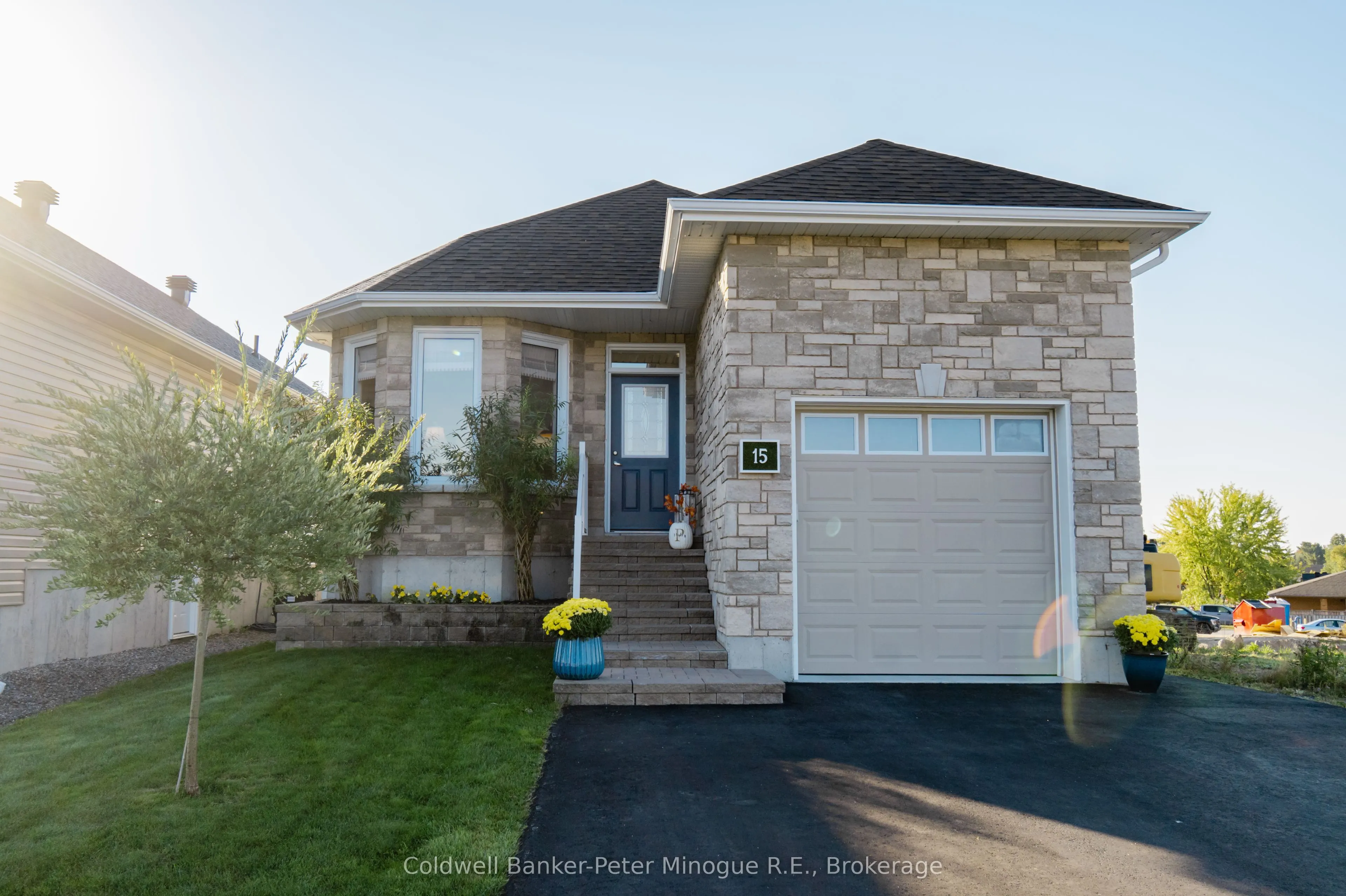 15 Frank Court
