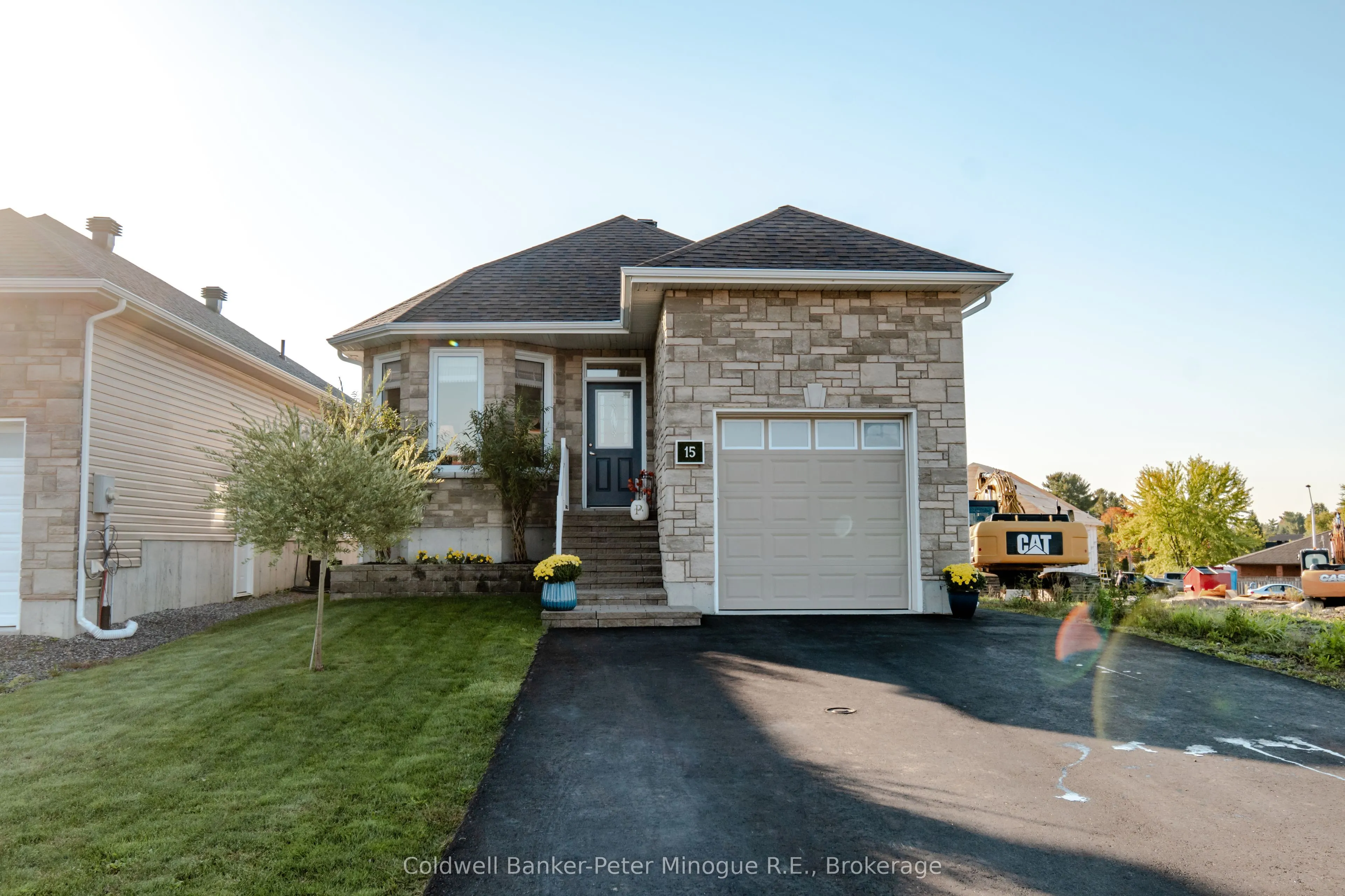 15 Frank Court