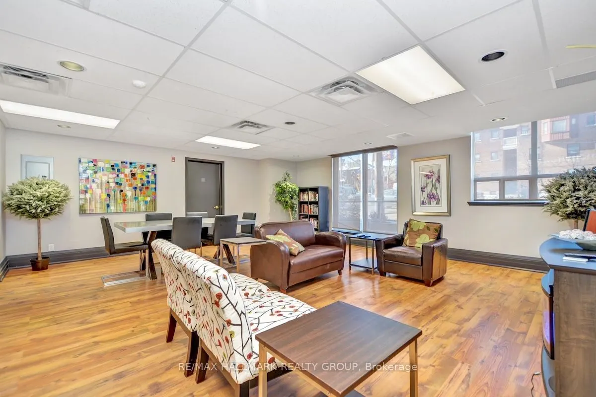 429 Somerset Street W, #802
