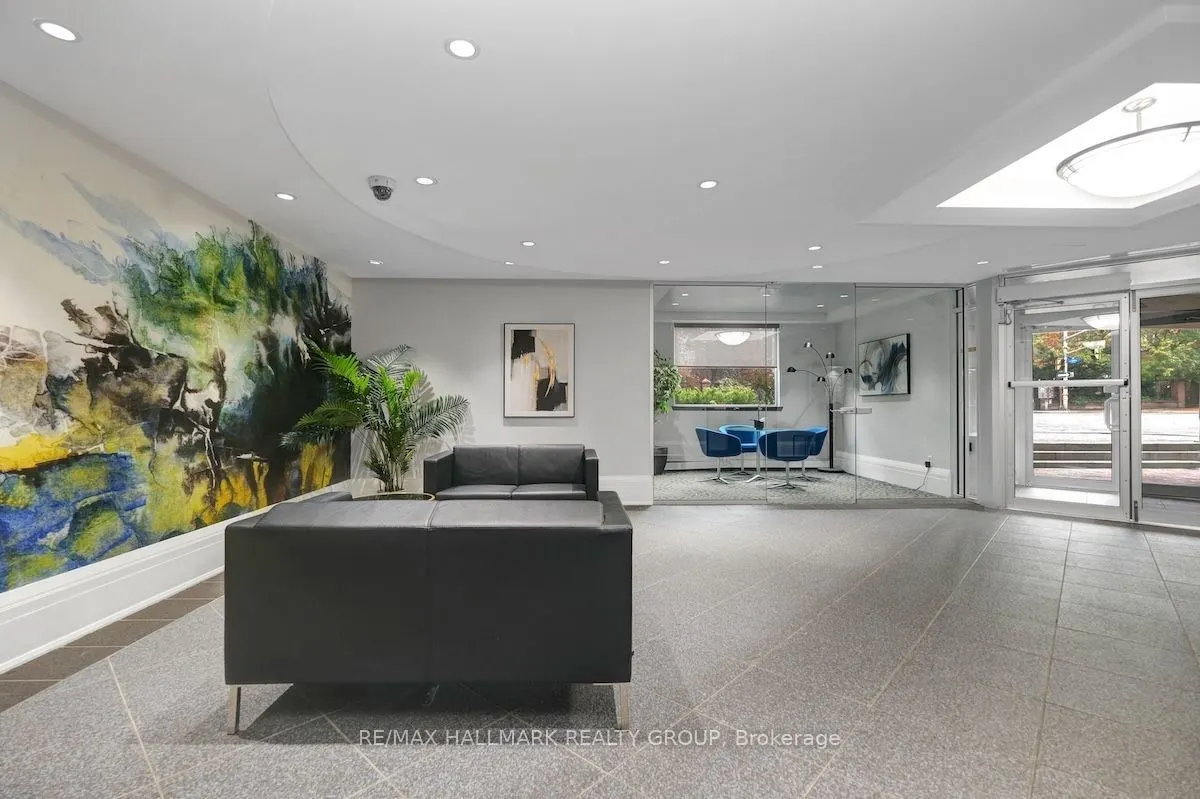 429 Somerset Street W, #802