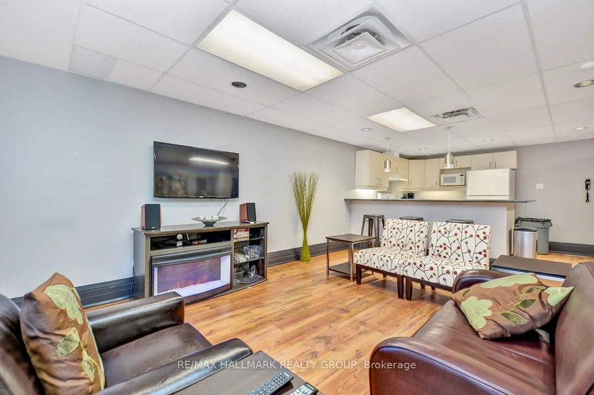 429 Somerset Street W, #802