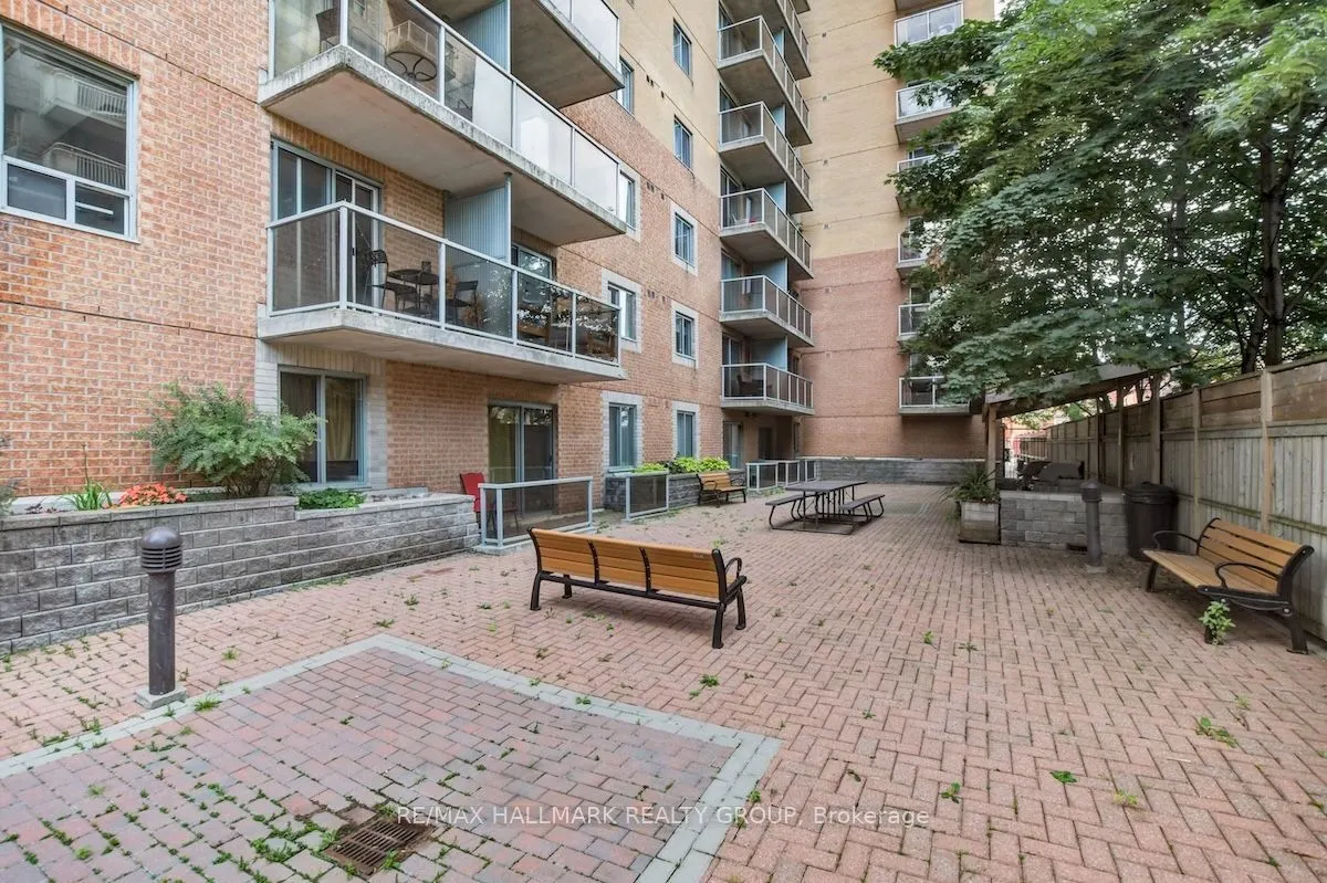 429 Somerset Street W, #802
