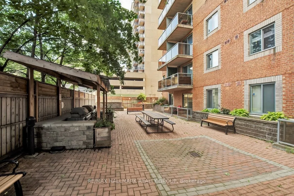 429 Somerset Street W, #802