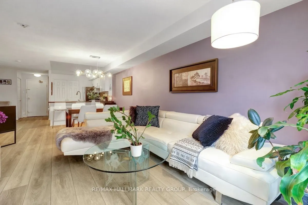 429 Somerset Street W, #802