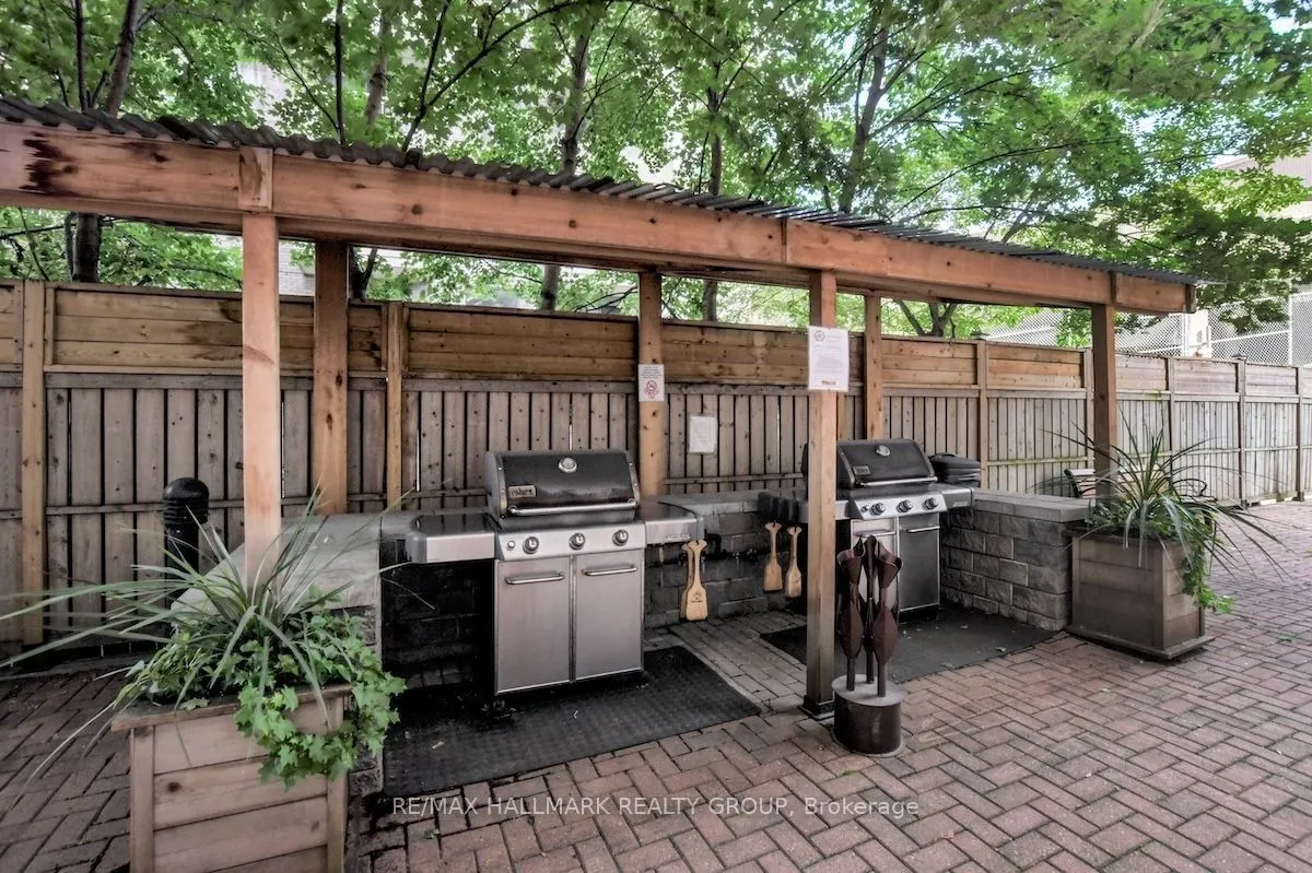 429 Somerset Street W, #802