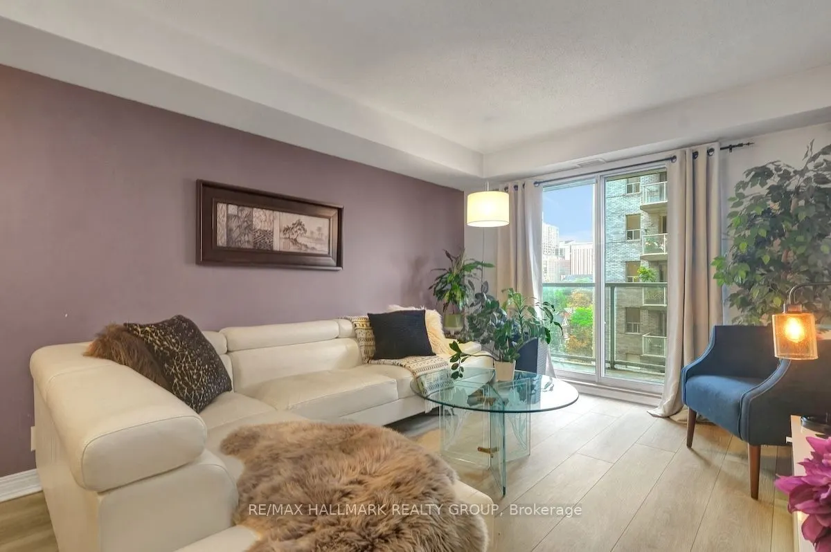429 Somerset Street W, #802