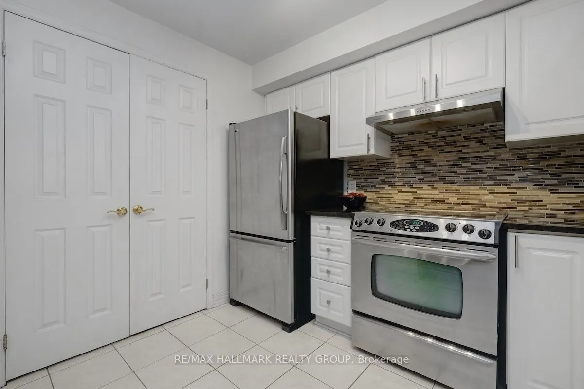 429 Somerset Street W, #802