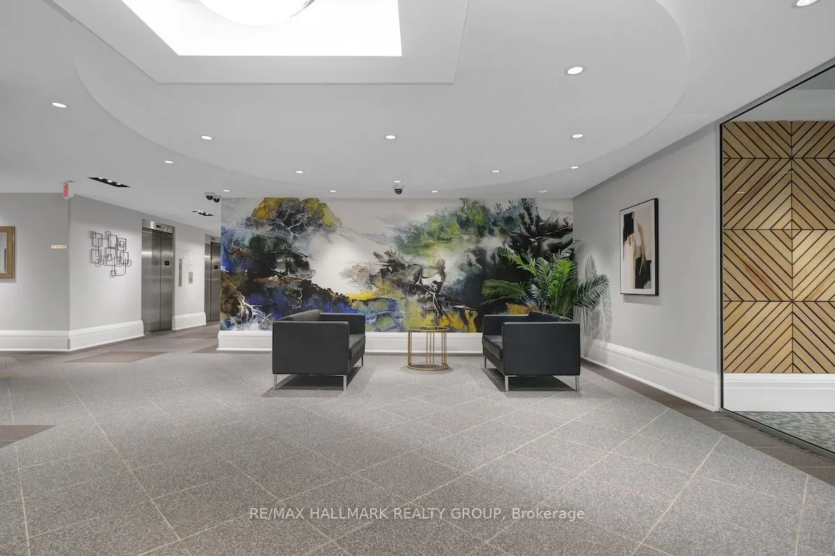 429 Somerset Street W, #802