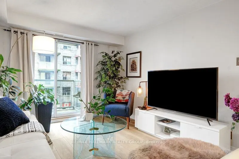 429 Somerset Street W, #802