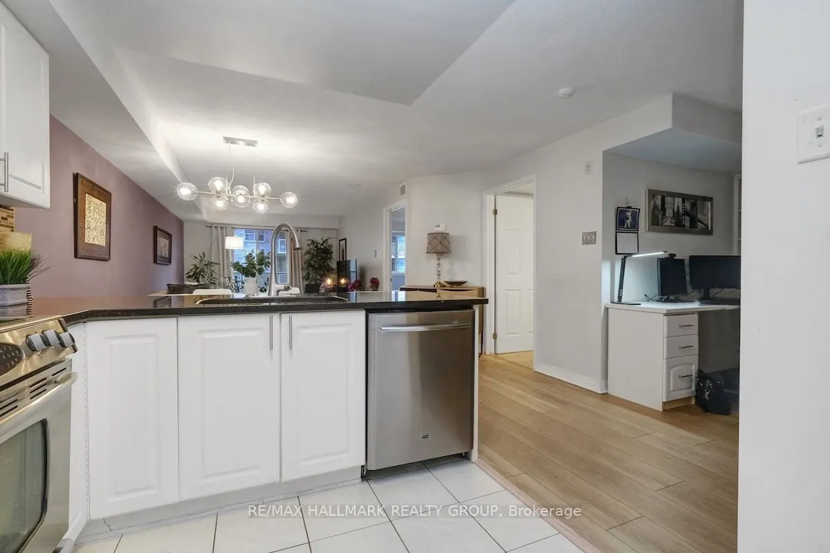 429 Somerset Street W, #802