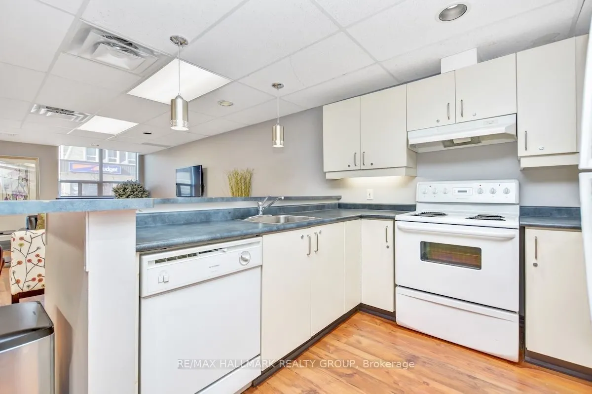 429 Somerset Street W, #802