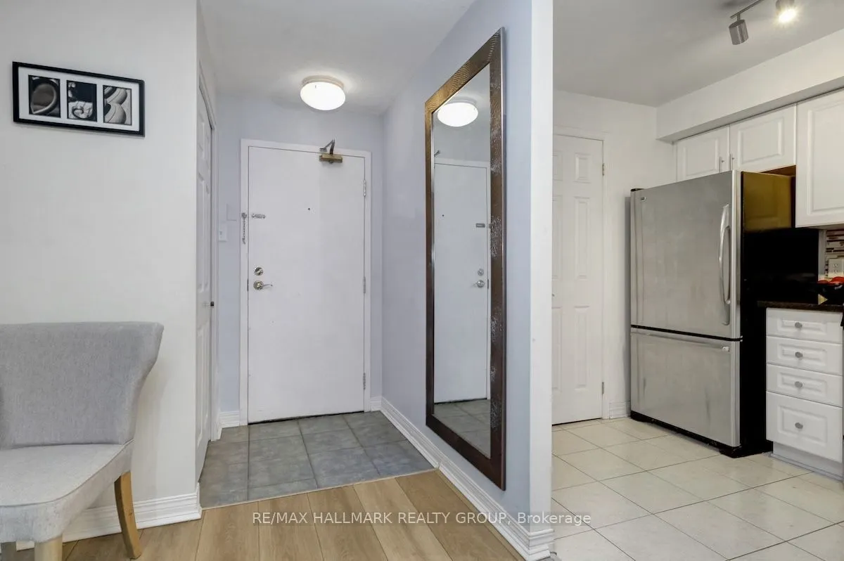 429 Somerset Street W, #802