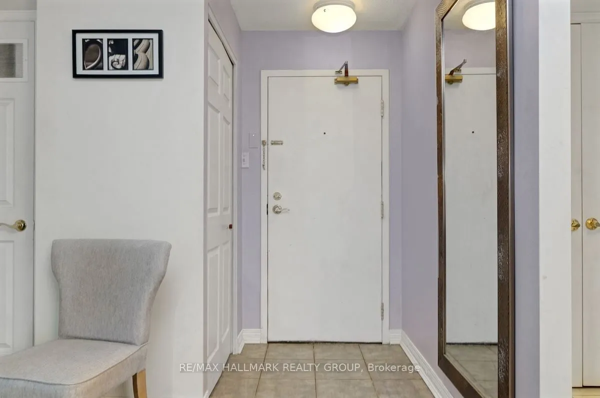 429 Somerset Street W, #802