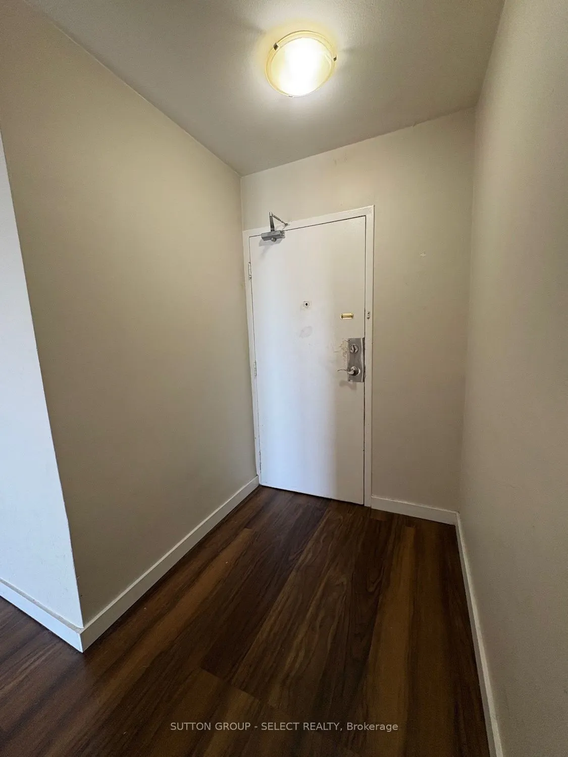 563 Mornington Avenue, #605