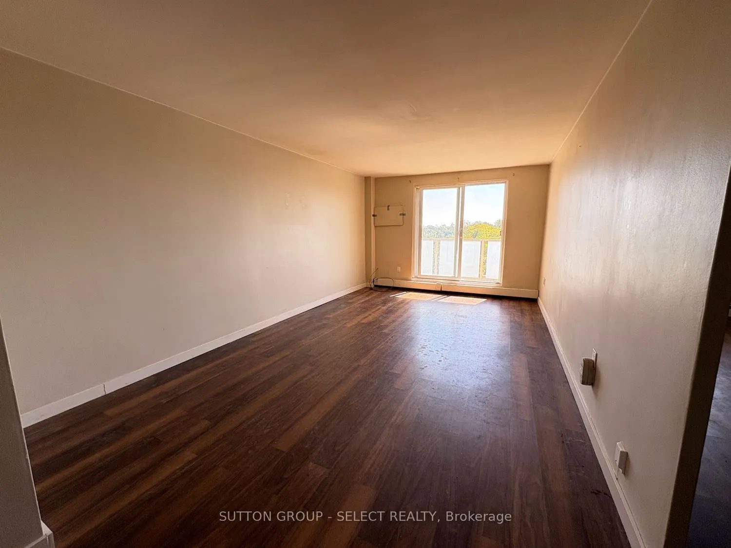 563 Mornington Avenue, #605