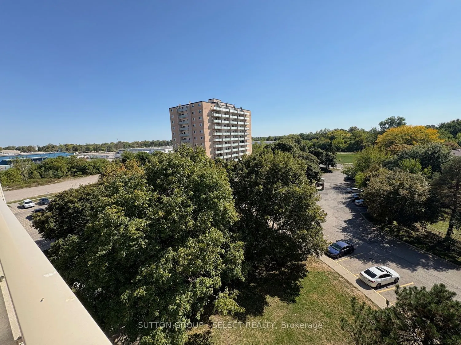 563 Mornington Avenue, #605
