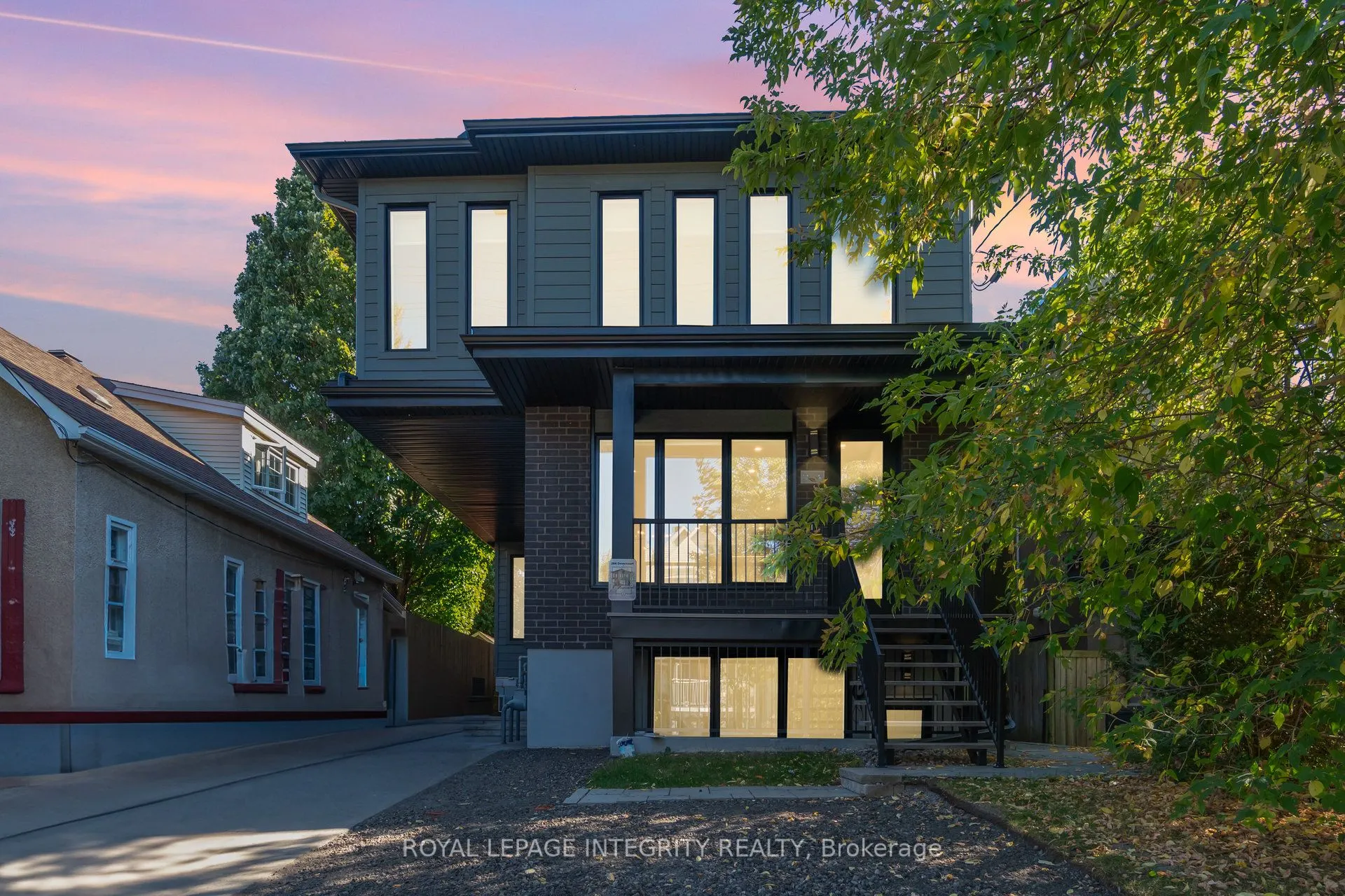 284 Dovercourt Avenue