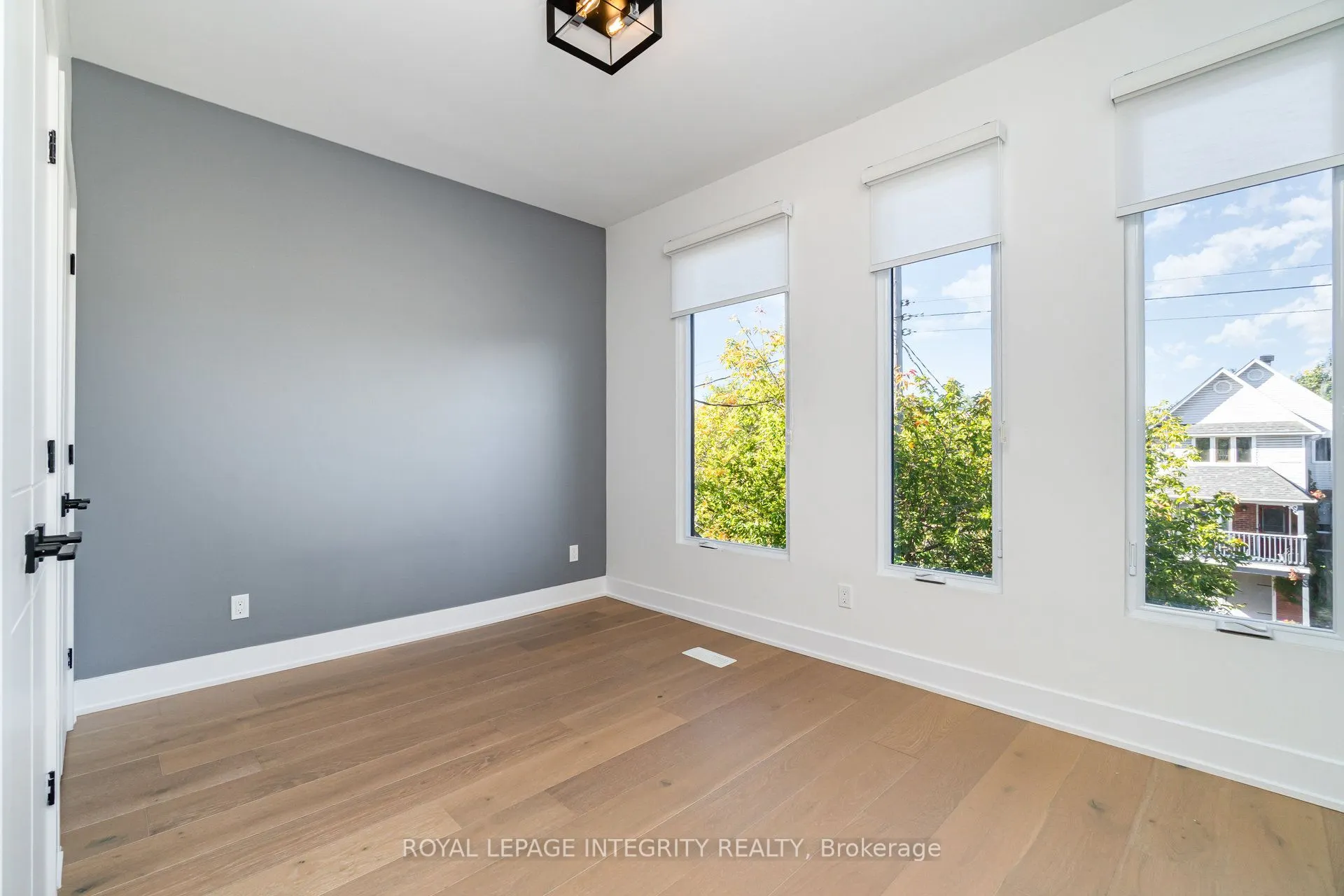 284 Dovercourt Avenue