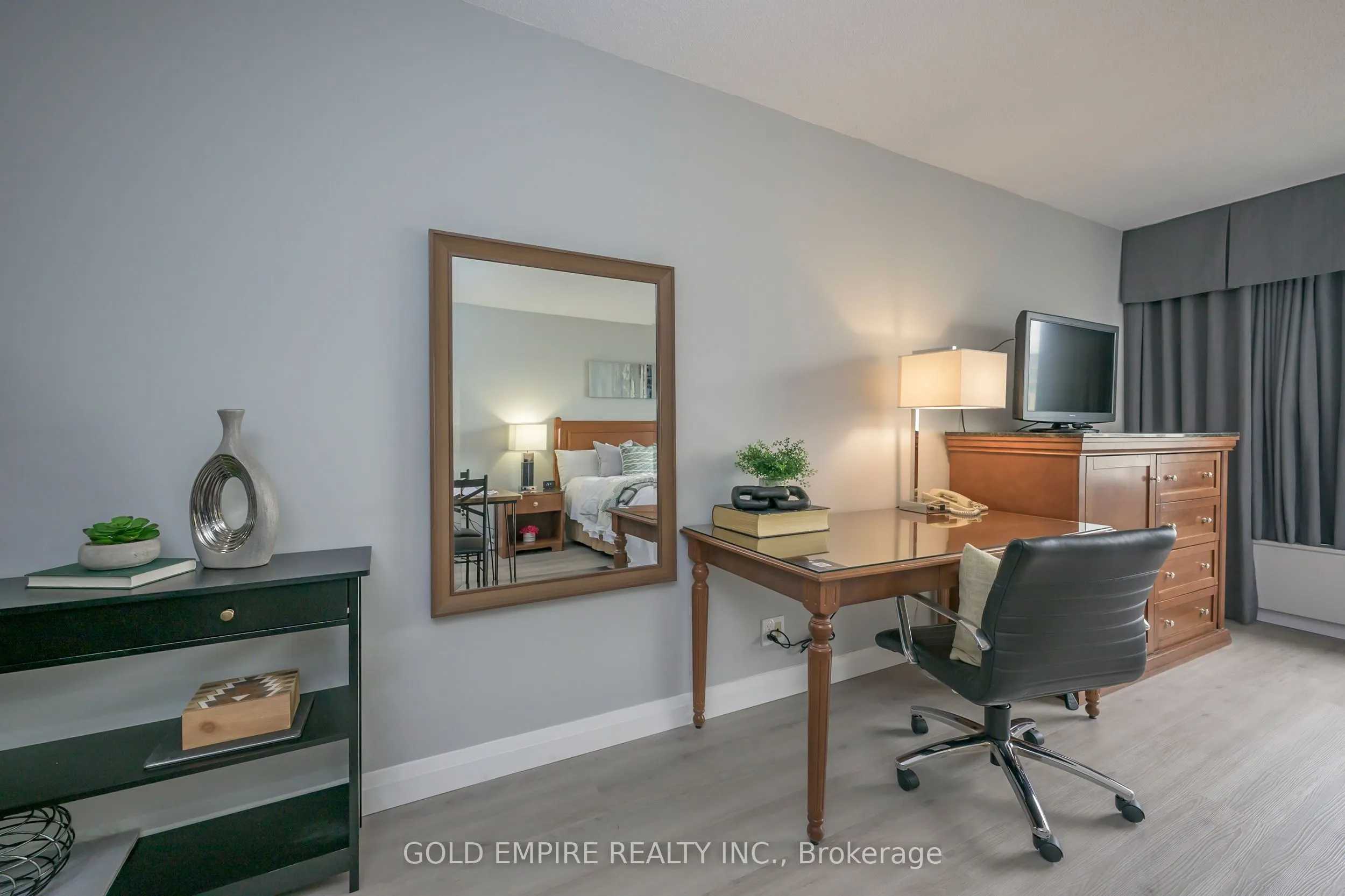 300 King Street, #STUDIO