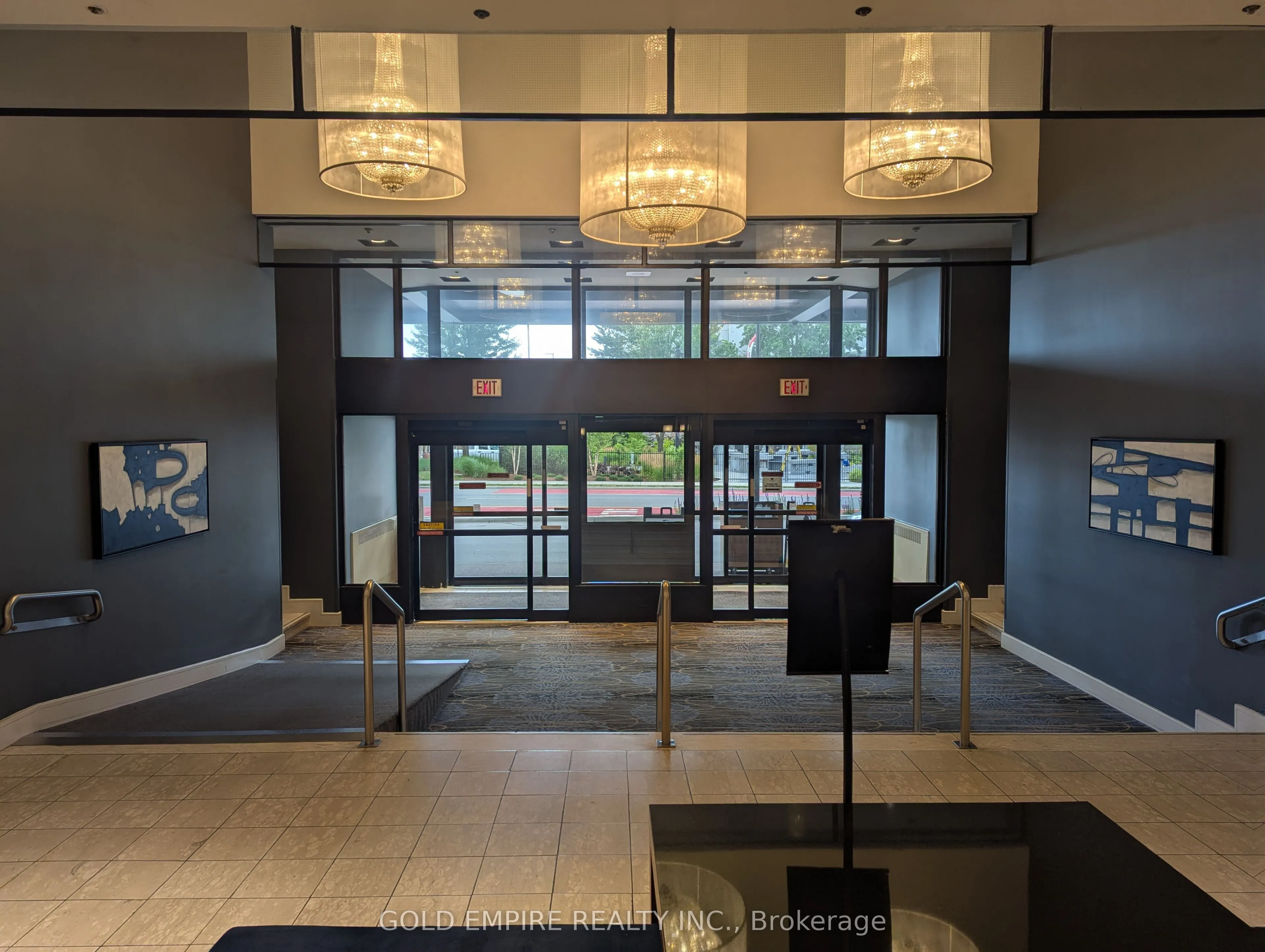 300 King Street, #STUDIO