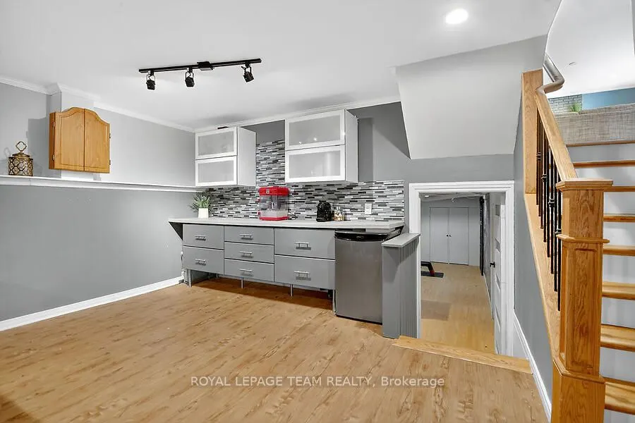 5664 South Island Park Drive