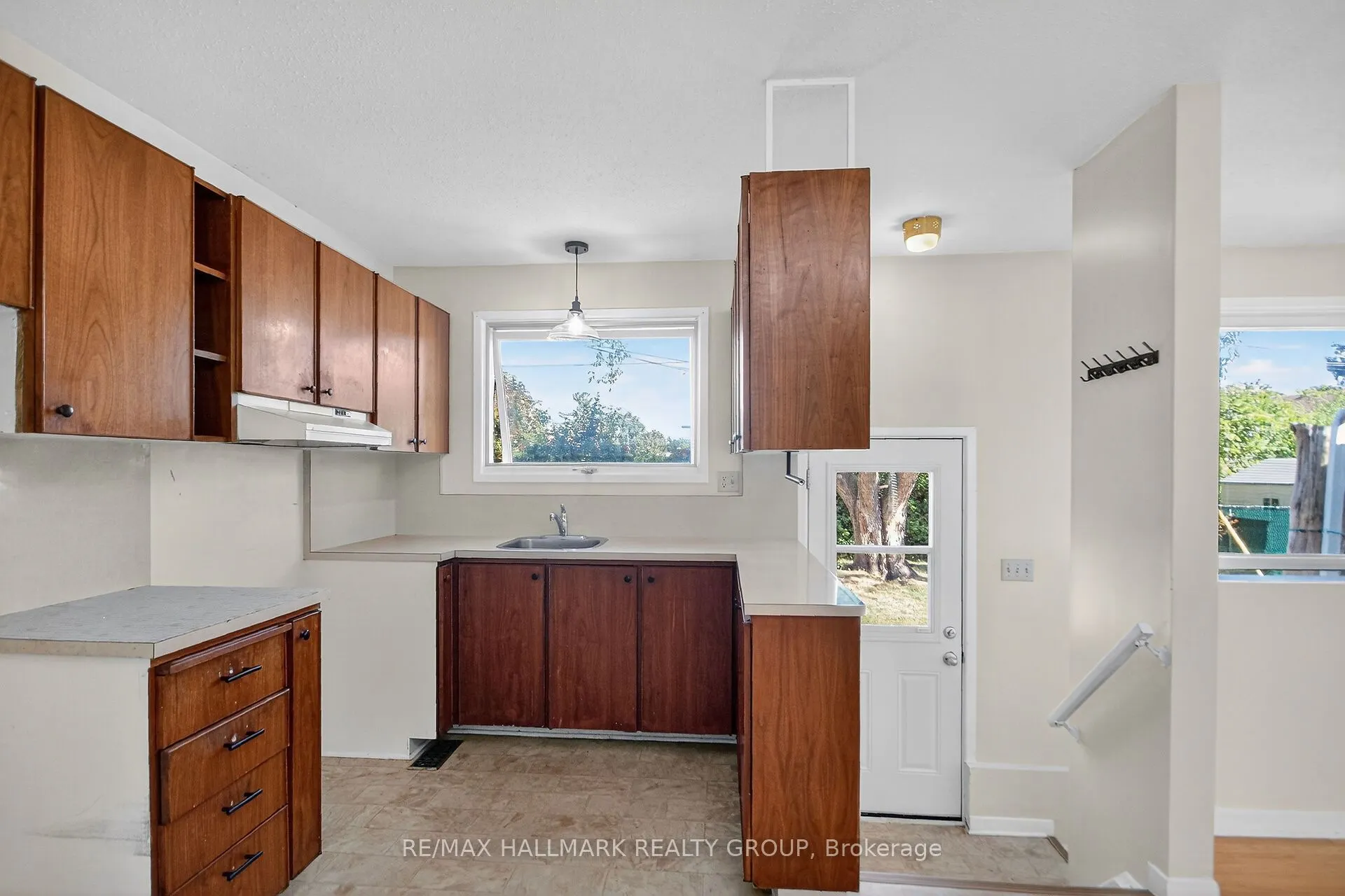 3 Sutton Place