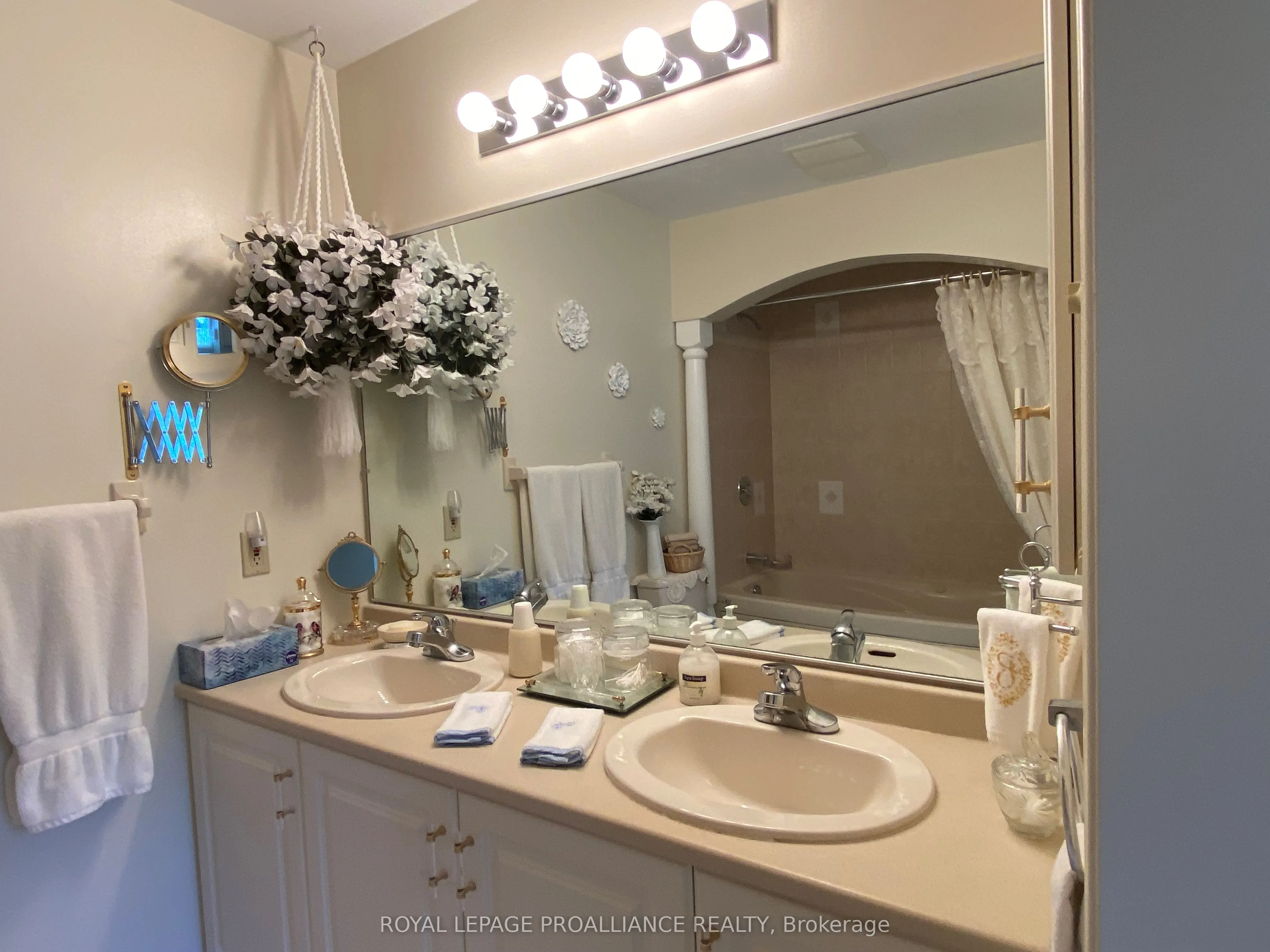 45 Country Club Place, #16