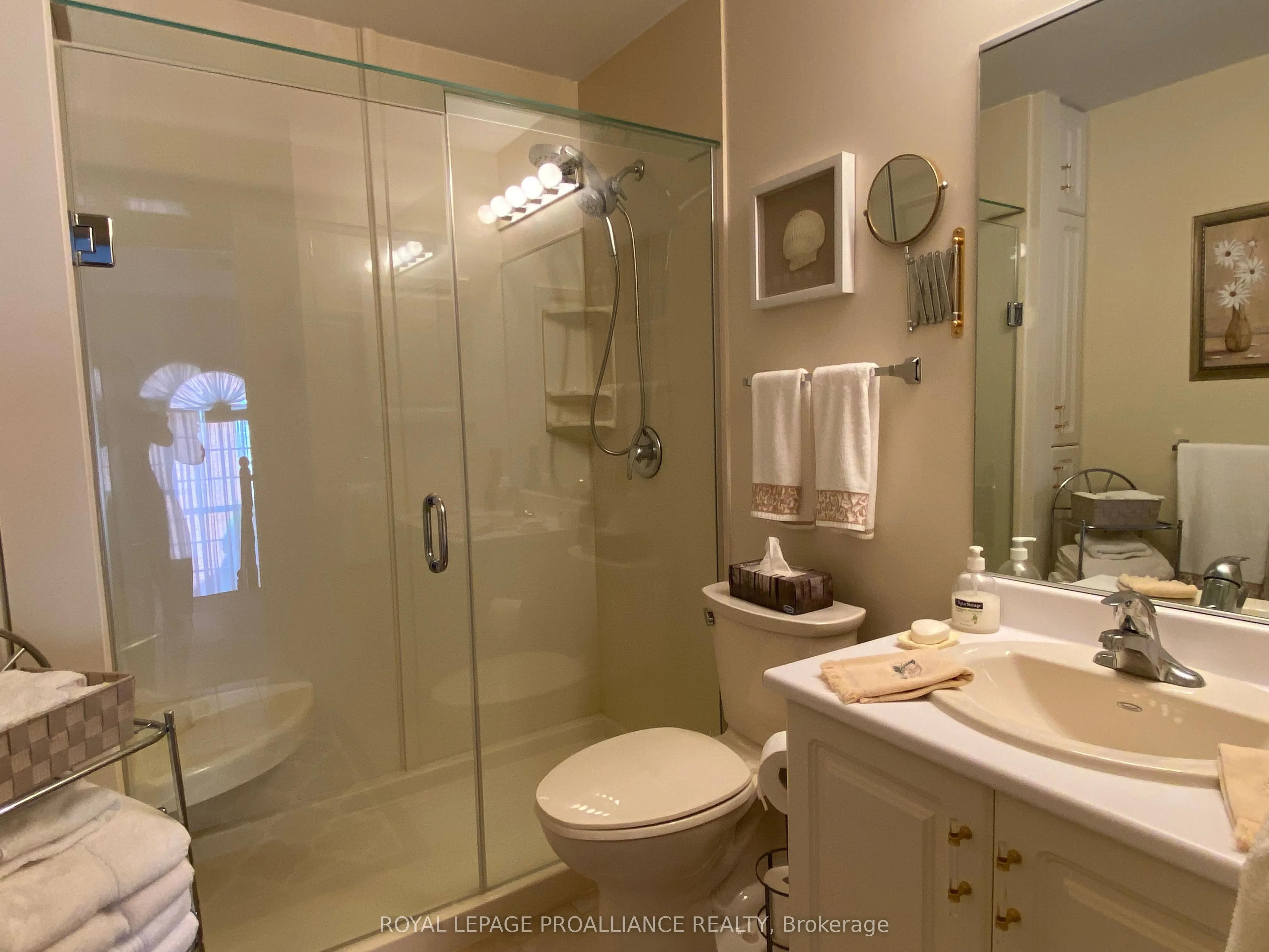 45 Country Club Place, #16