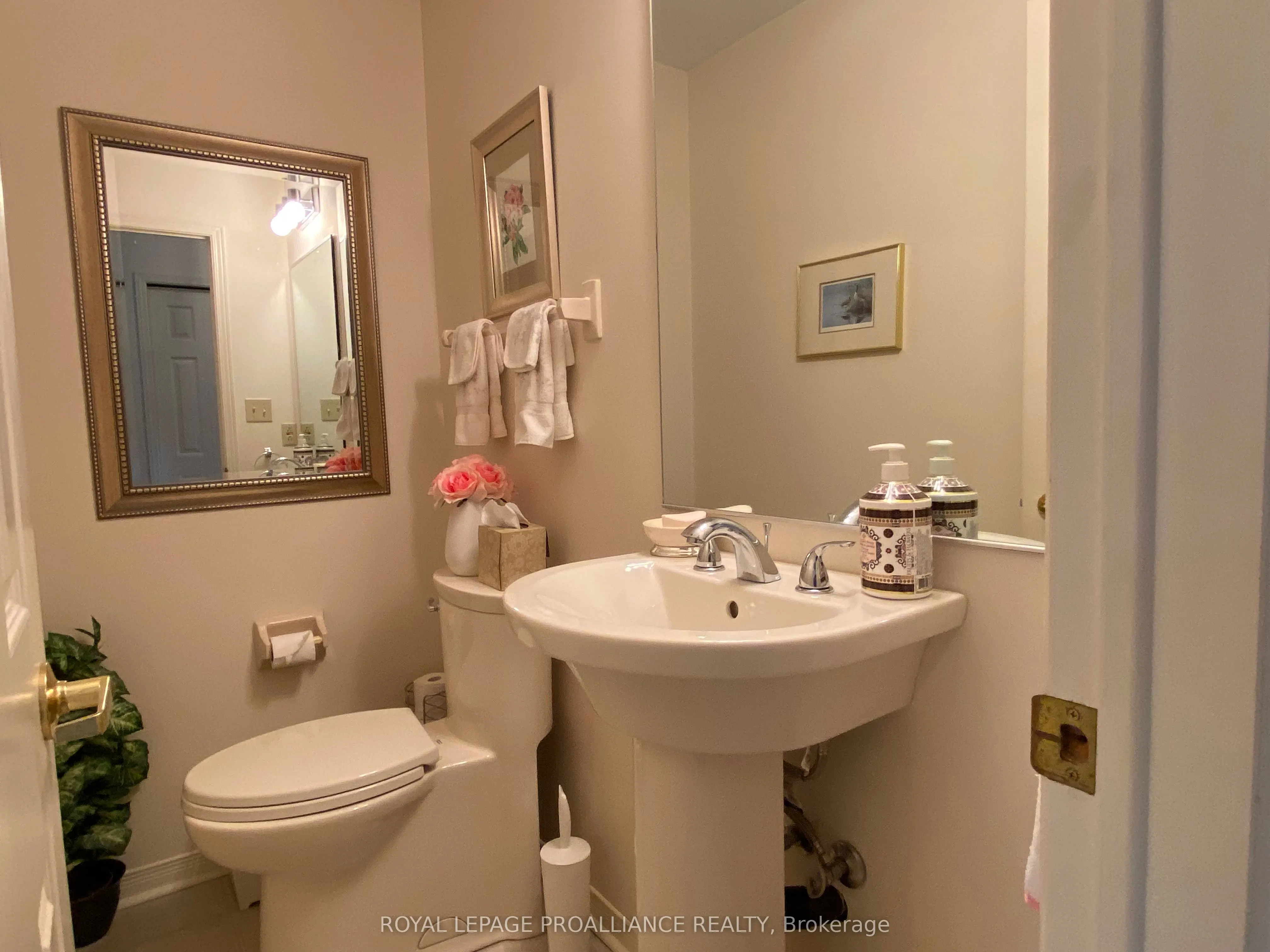 45 Country Club Place, #16