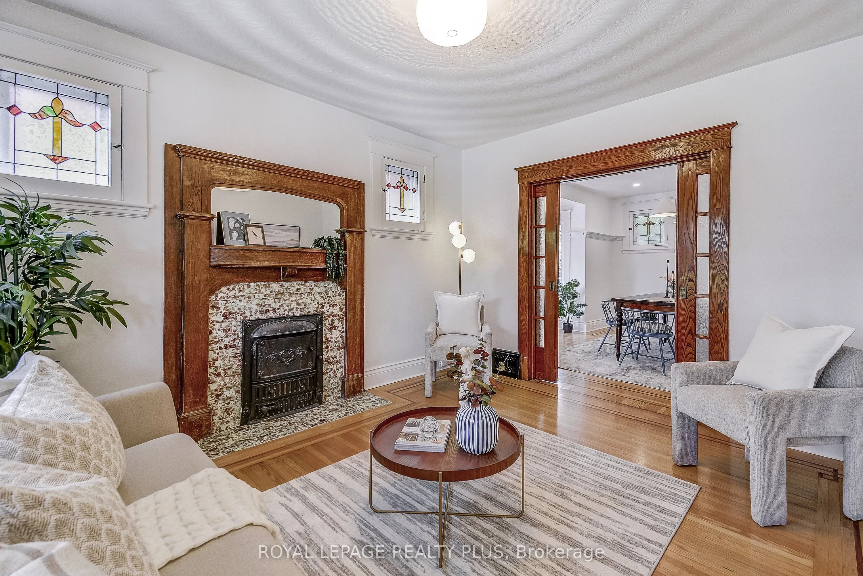 192 Kensington Avenue S