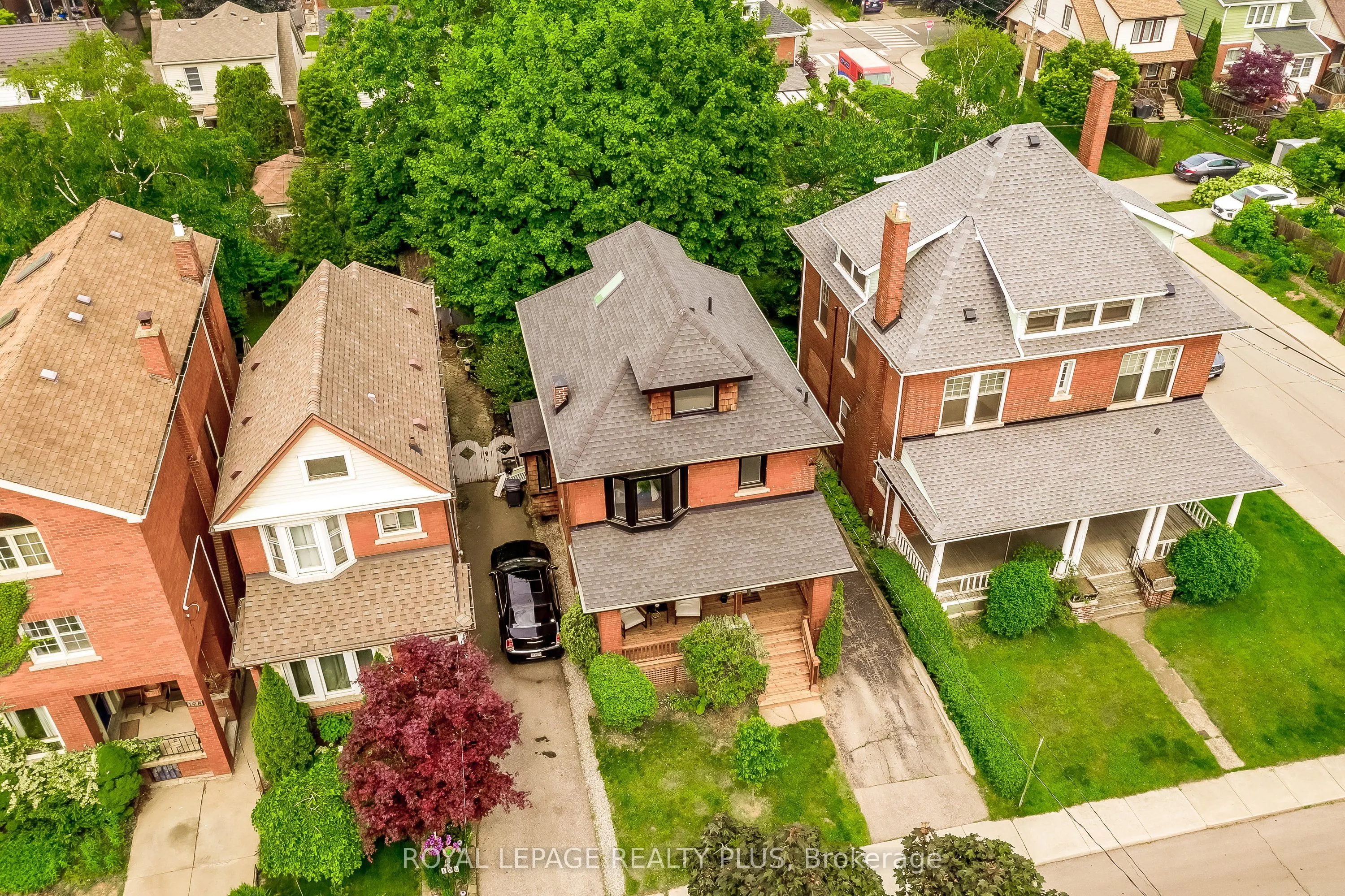 192 Kensington Avenue S