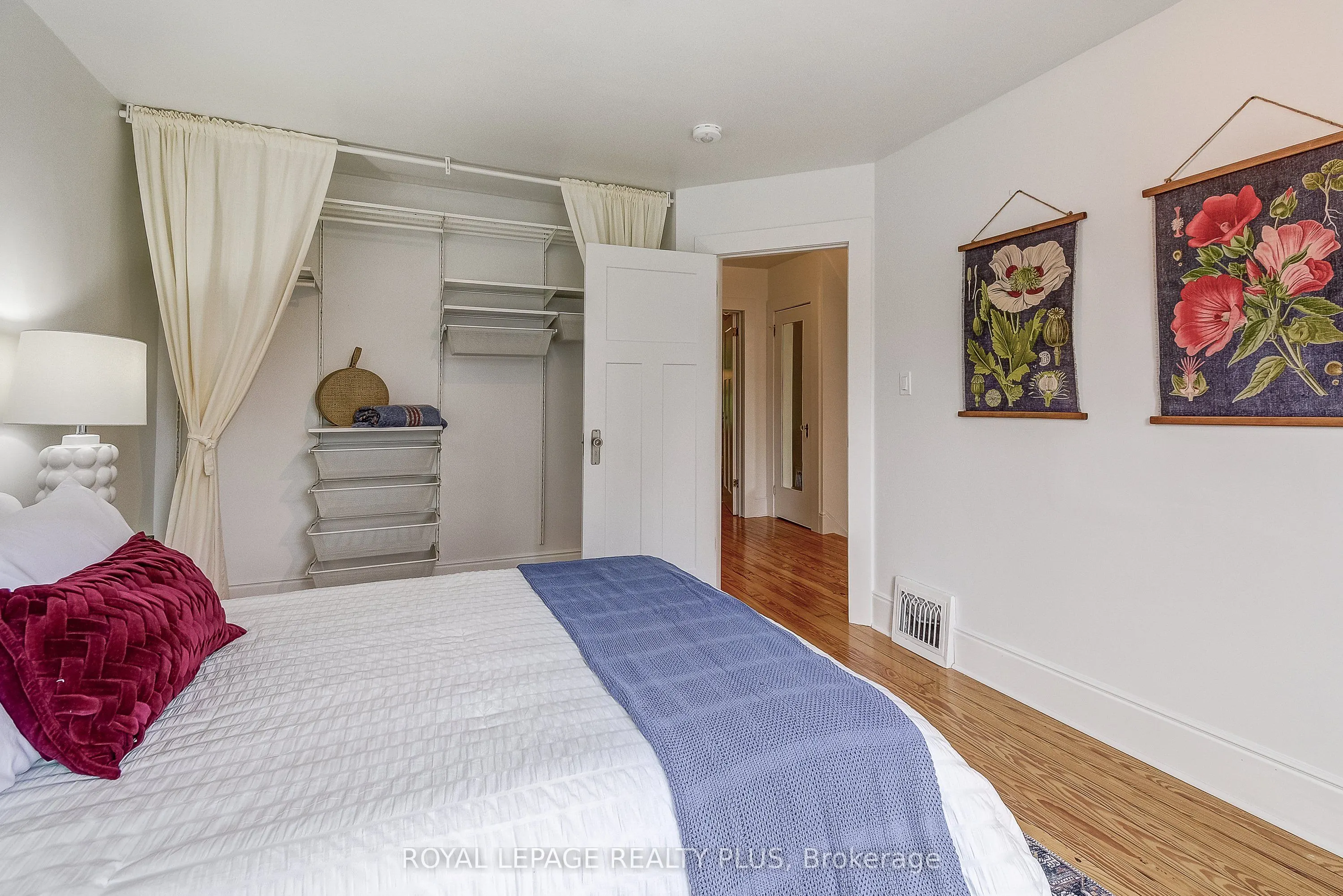 192 Kensington Avenue S