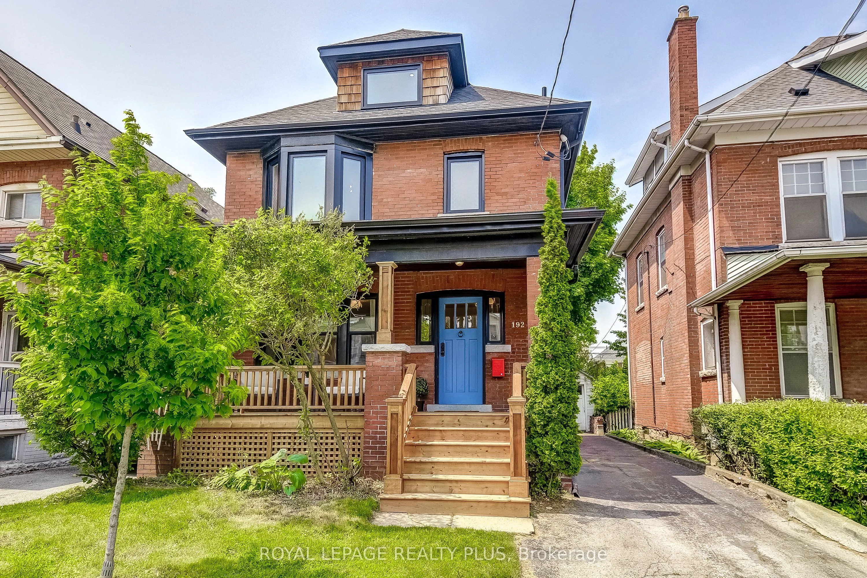 192 Kensington Avenue S