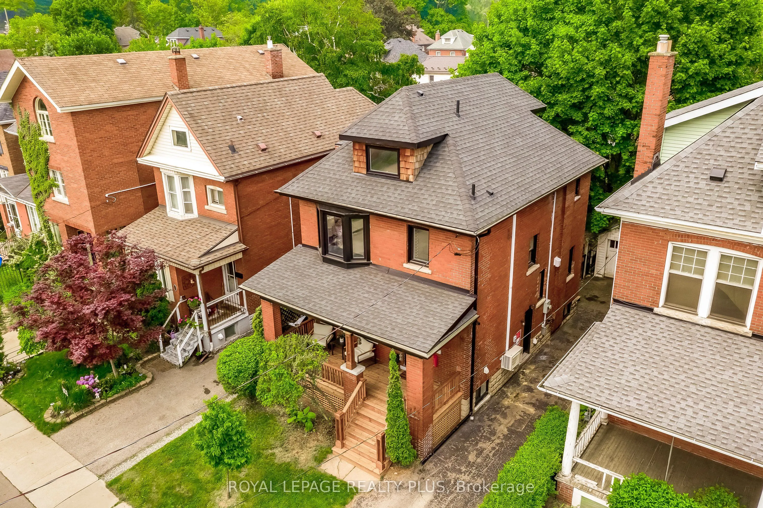 192 Kensington Avenue S